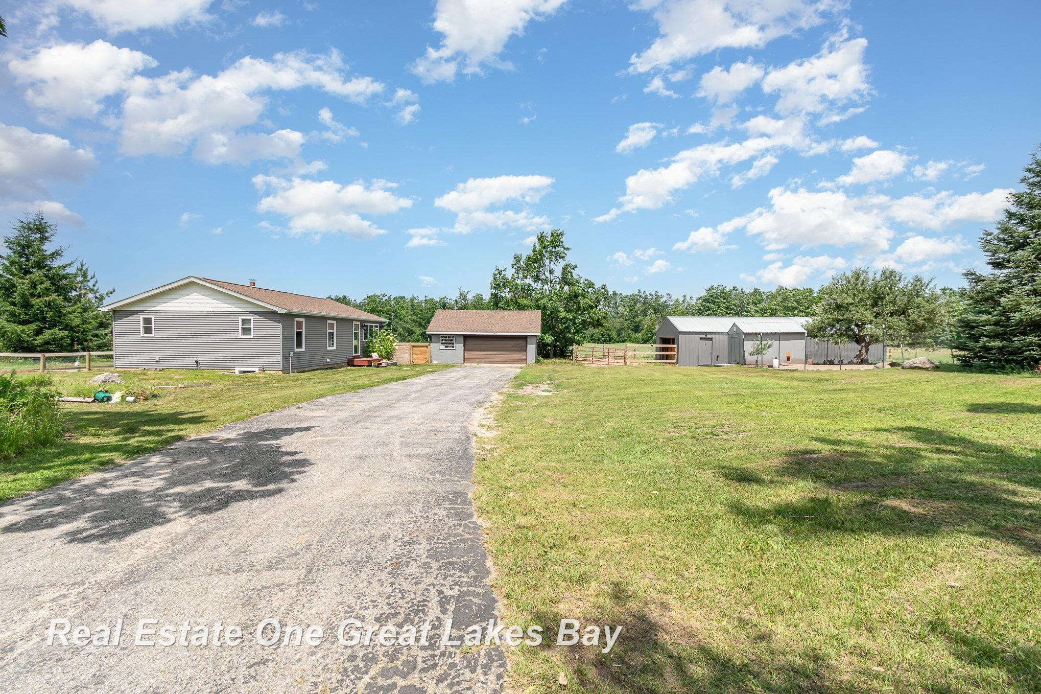 1462 McGregor Road, Vanderbilt, MI 49795 — Photo 2