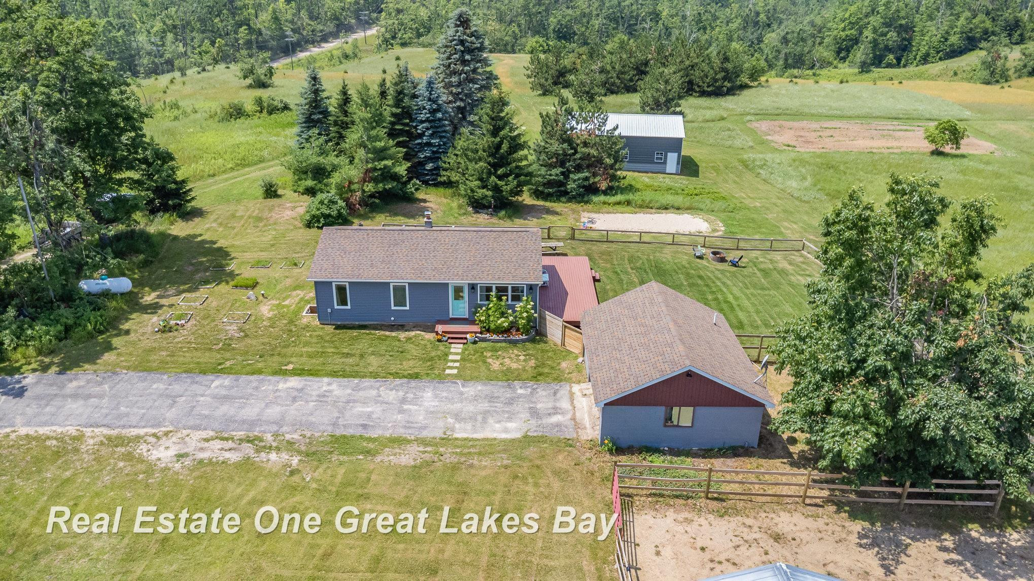 1462 McGregor Road, Vanderbilt, MI 49795 — Photo 40