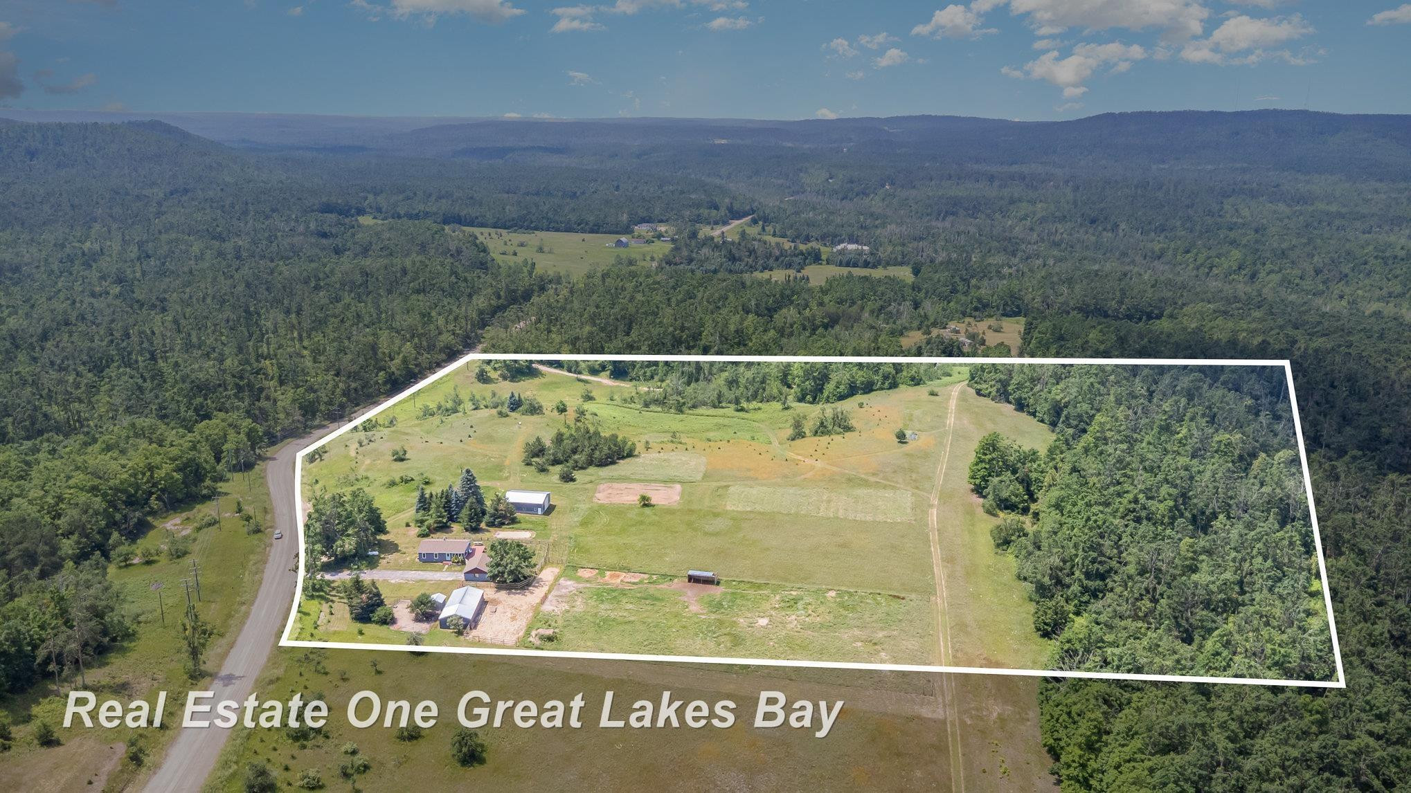 1462 McGregor Road, Vanderbilt, MI 49795 — Photo 42