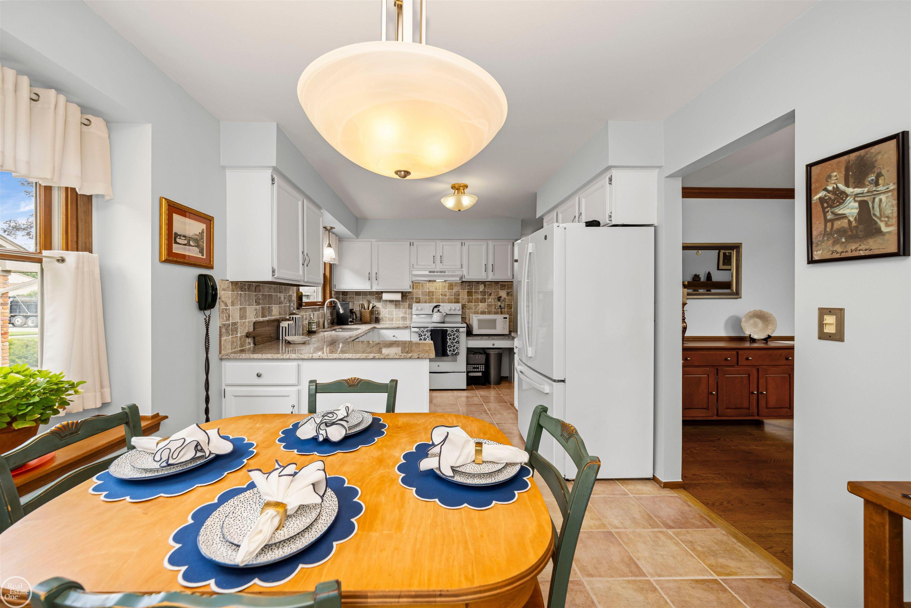 40920 Knightsford Drive, Northville, MI 48168 — Photo 11