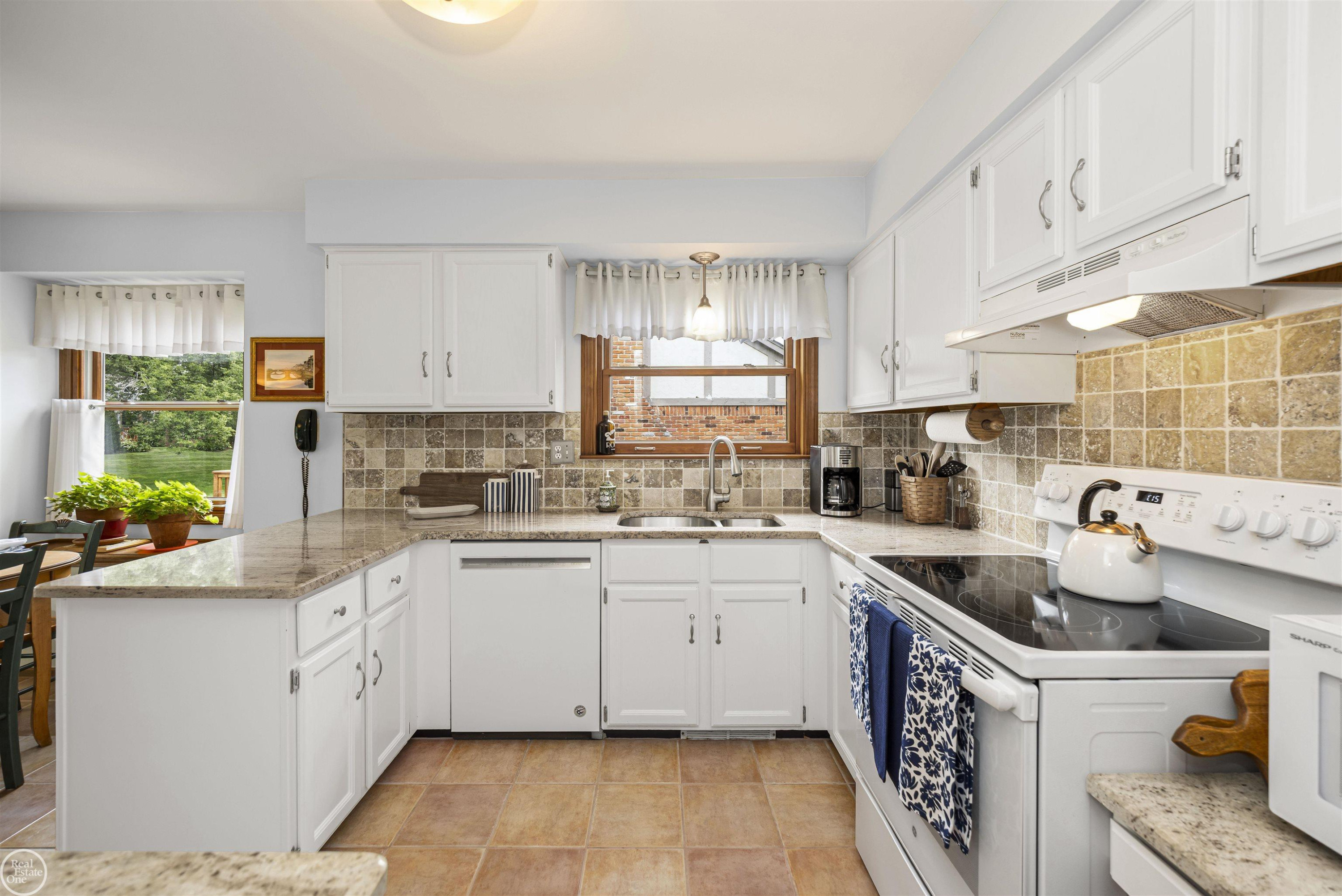 40920 Knightsford Drive, Northville, MI 48168 — Photo 14