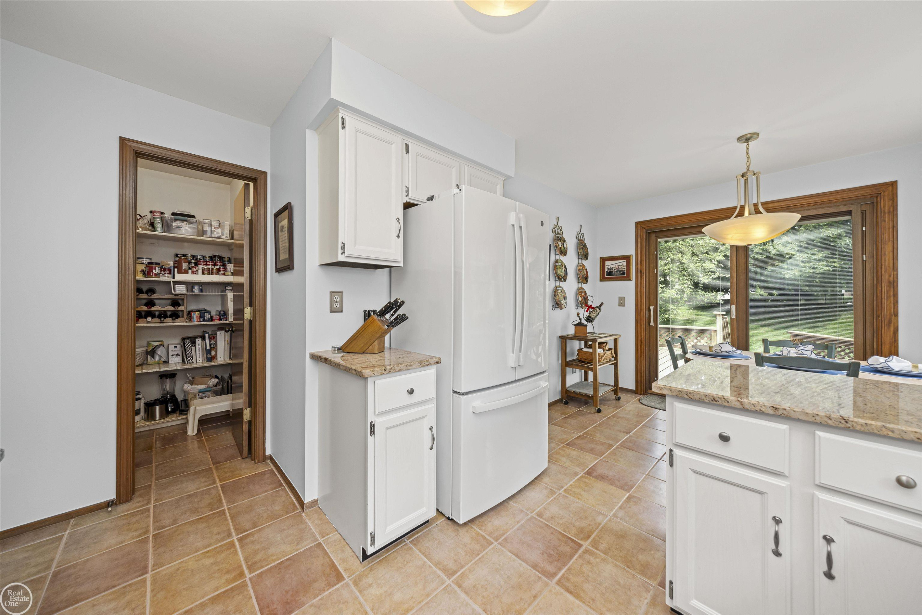 40920 Knightsford Drive, Northville, MI 48168 — Photo 17