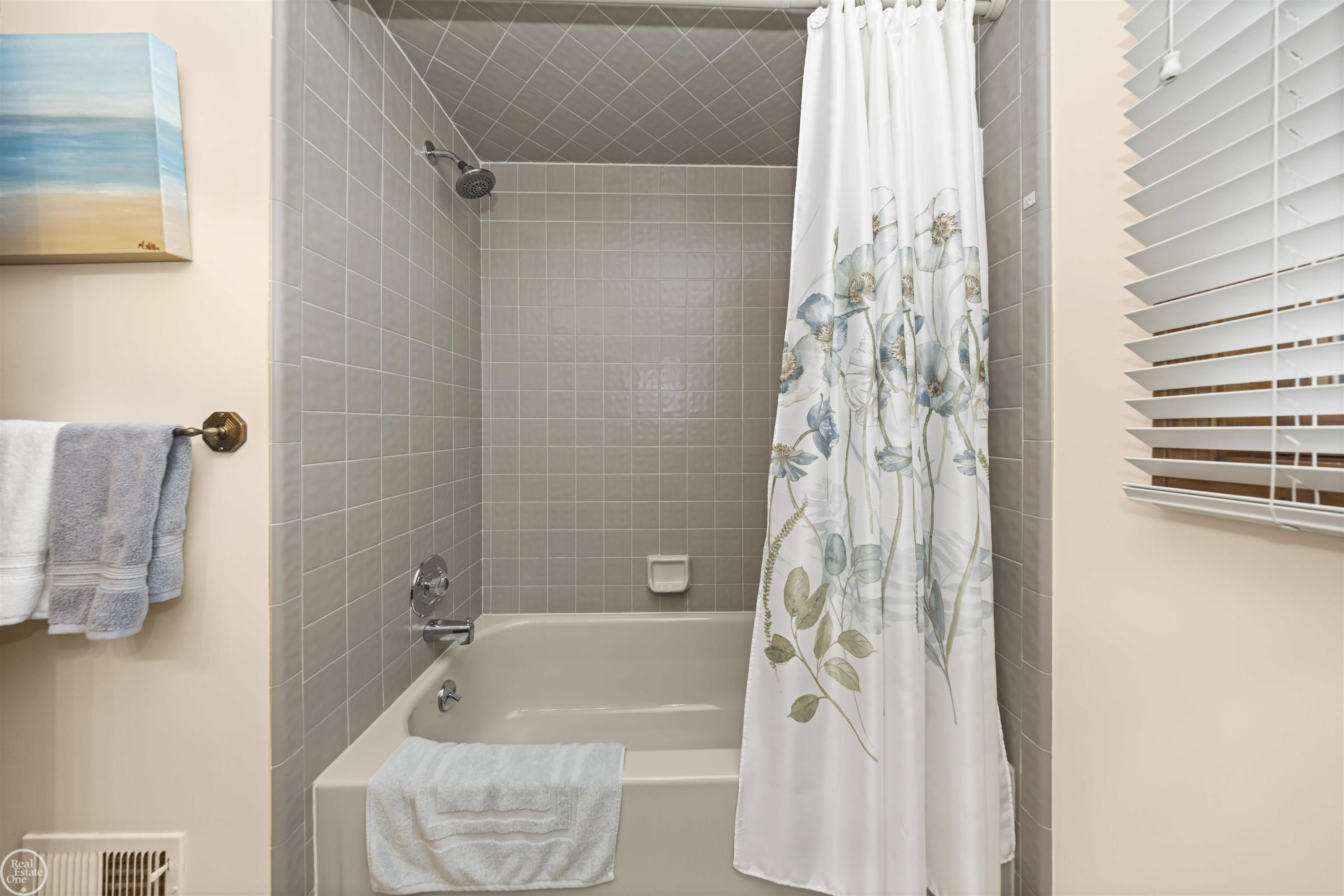 40920 Knightsford Drive, Northville, MI 48168 — Photo 23