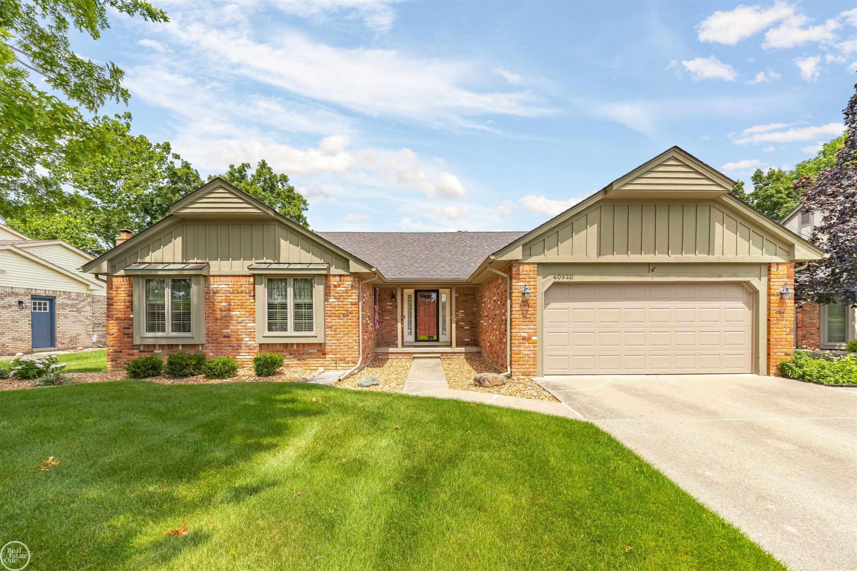 40920 Knightsford Drive, Northville, MI 48168 — Photo 37