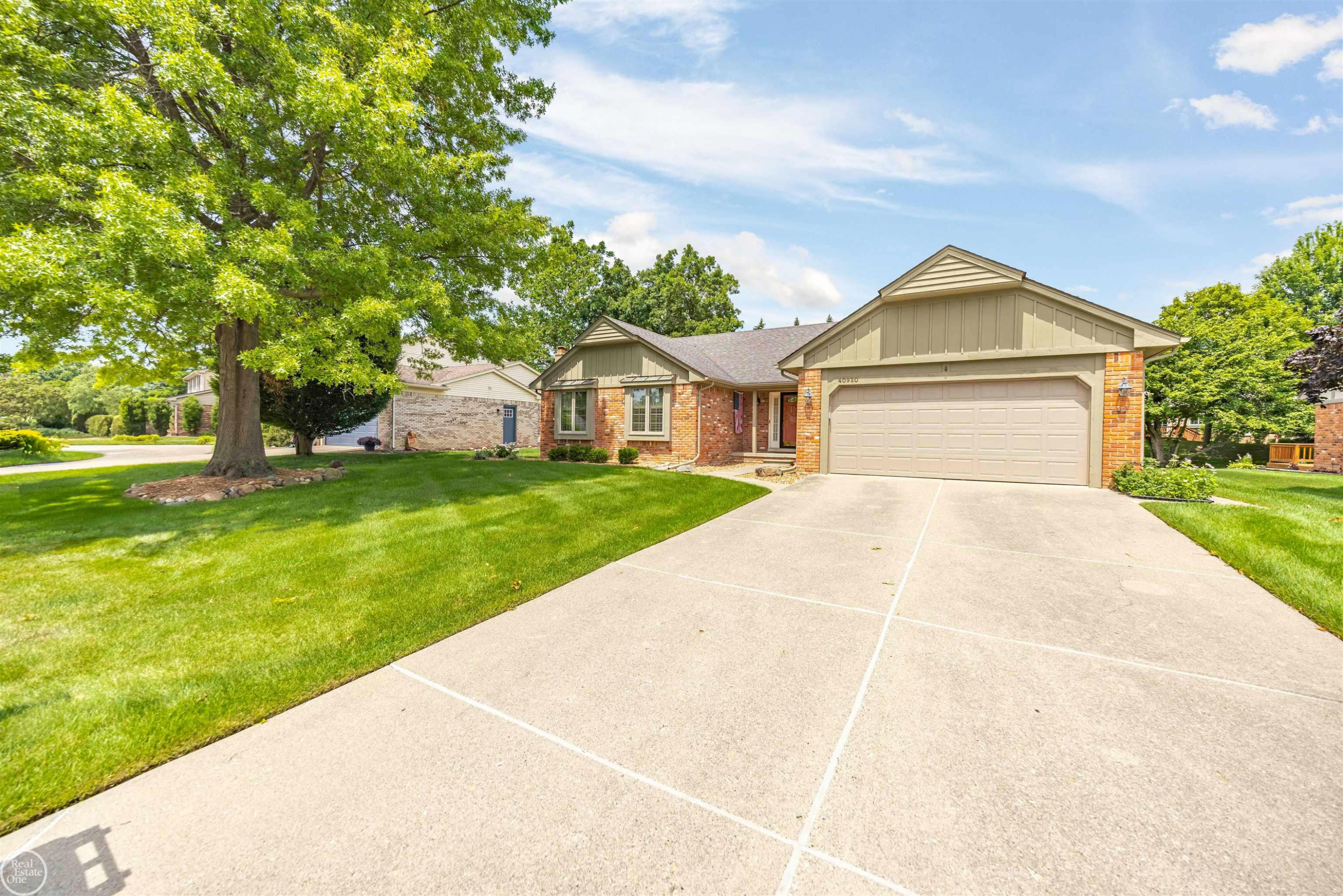 40920 Knightsford Drive, Northville, MI 48168 — Photo 38