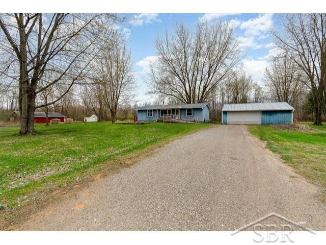 975 W Townline 16 Road, Pinconning, MI 48650 — front exterior