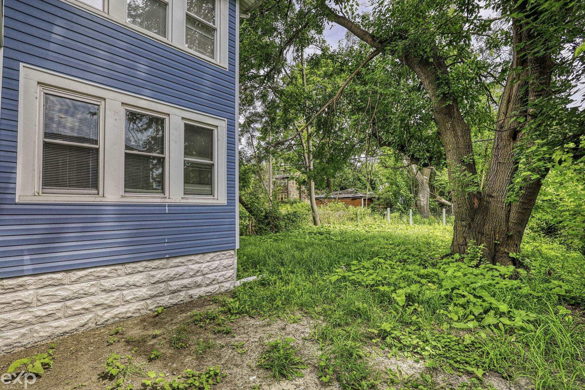 2665 Columbus Street, Detroit, MI 48206 — Photo 38