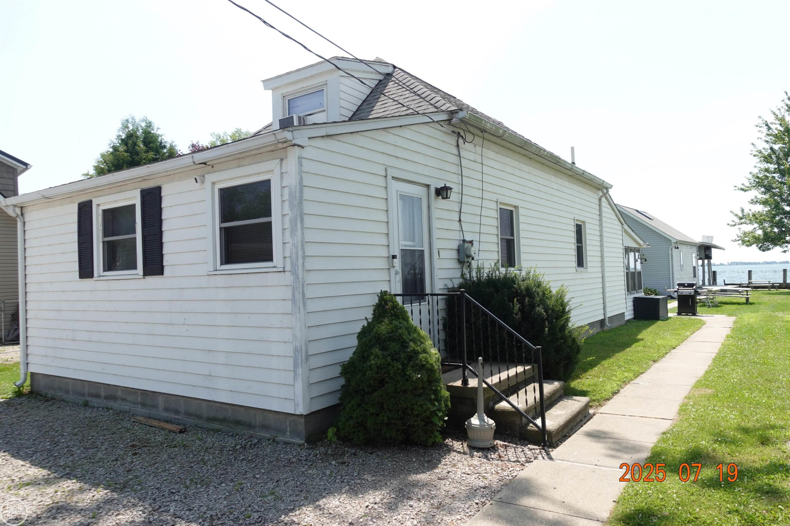8459 DIXIE Highway, MI — Photo 3