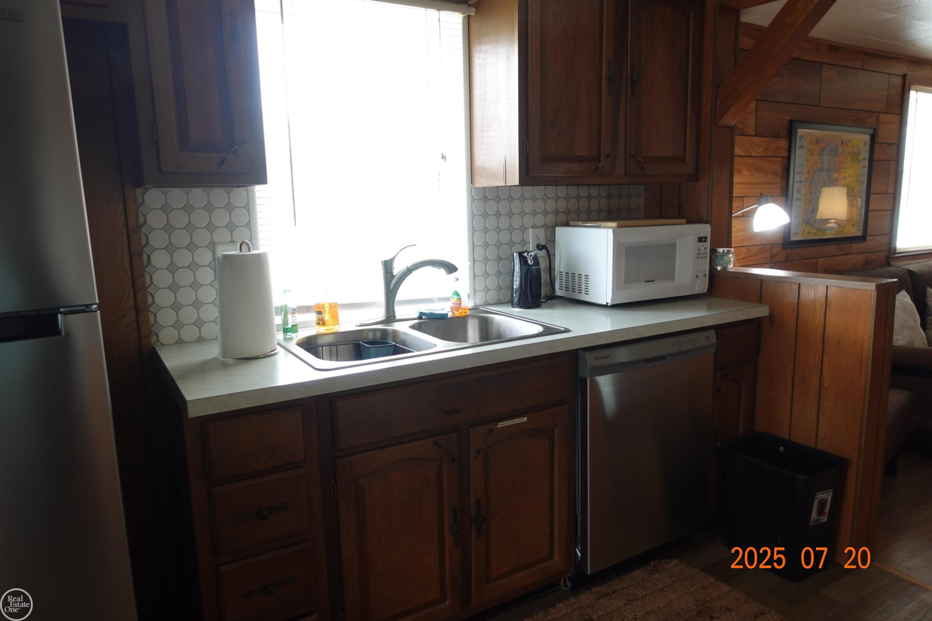 8459 DIXIE Highway, MI — Photo 34