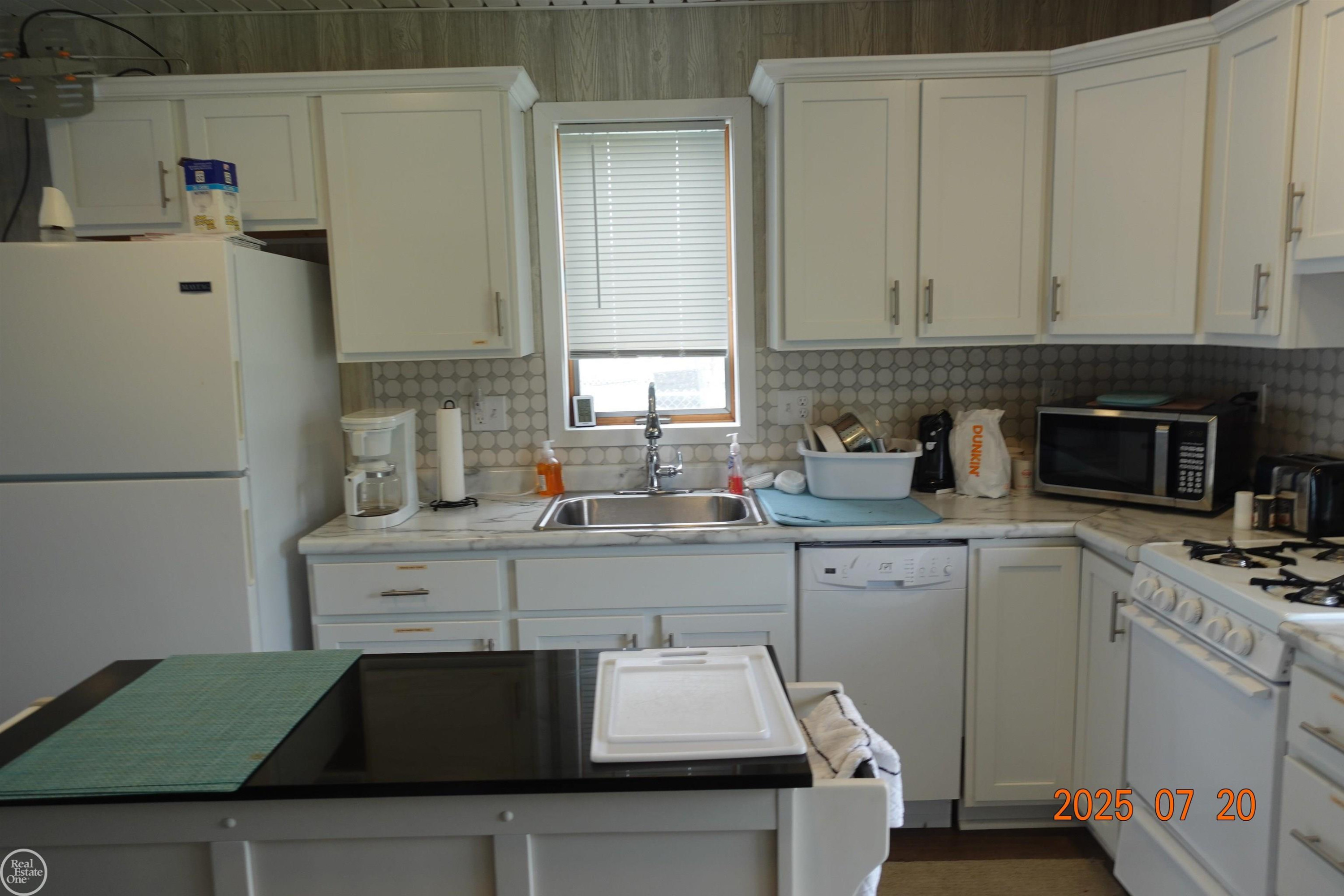 8459 DIXIE Highway, MI — Photo 44