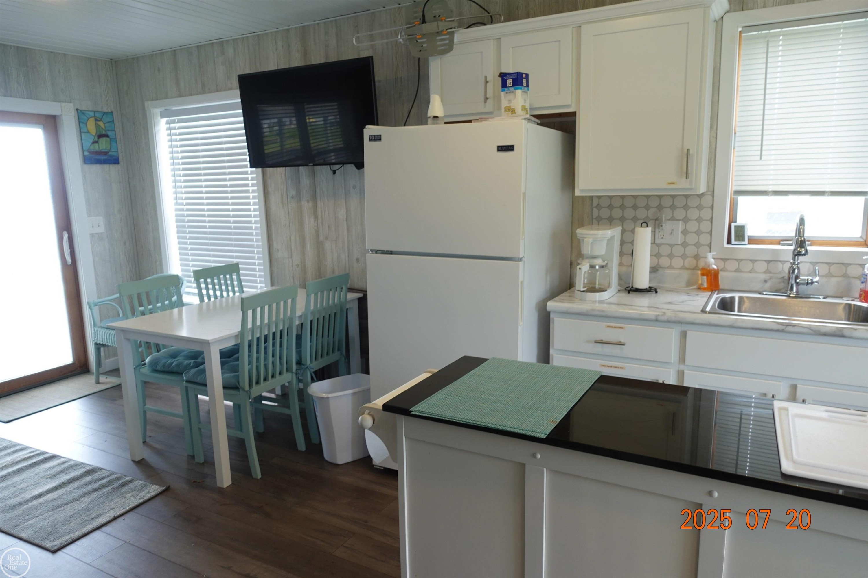 8459 DIXIE Highway, MI — Photo 45