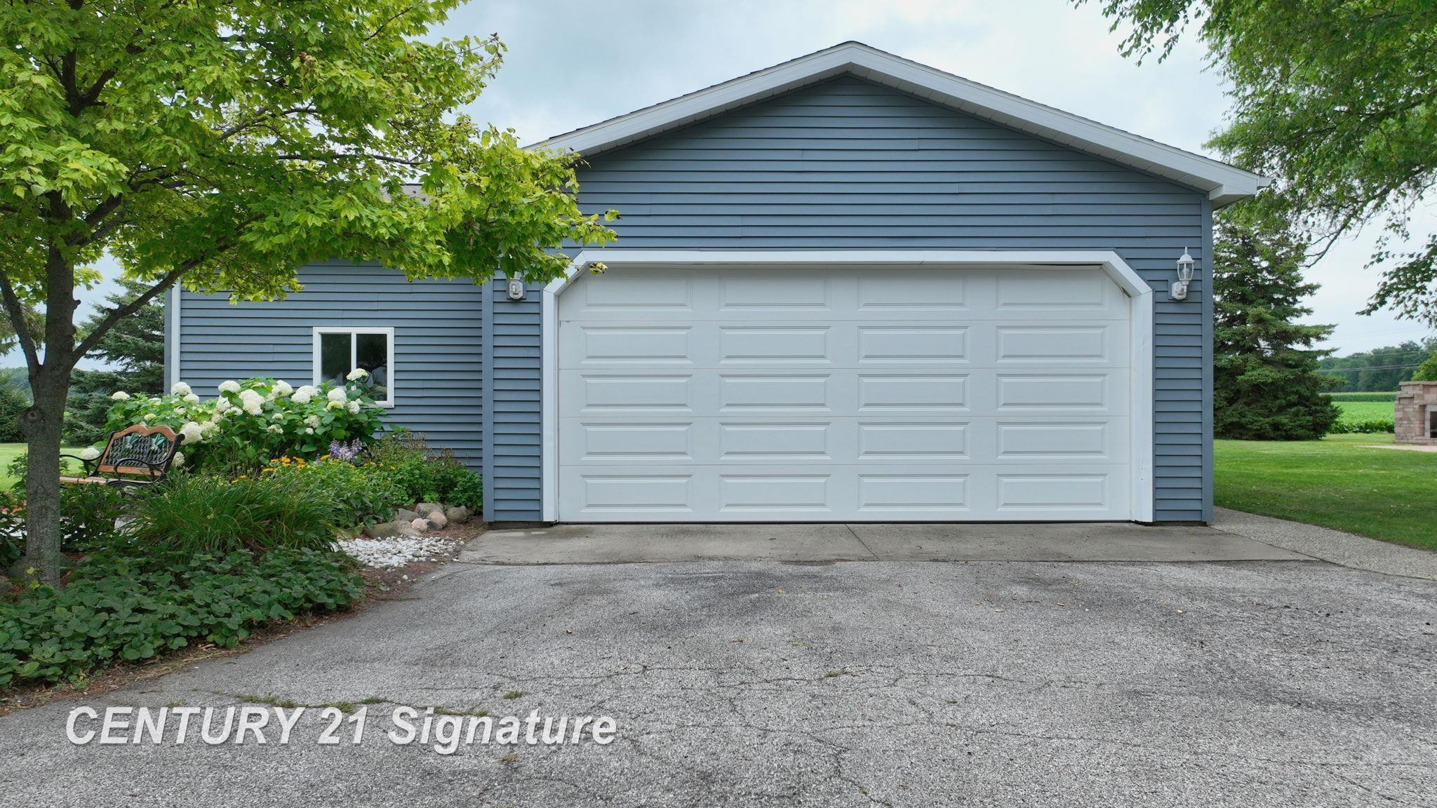 3425 S Block Road, Frankenmuth, MI 48734 — Photo 30
