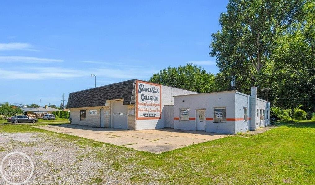 39554 Jefferson Avenue, MI