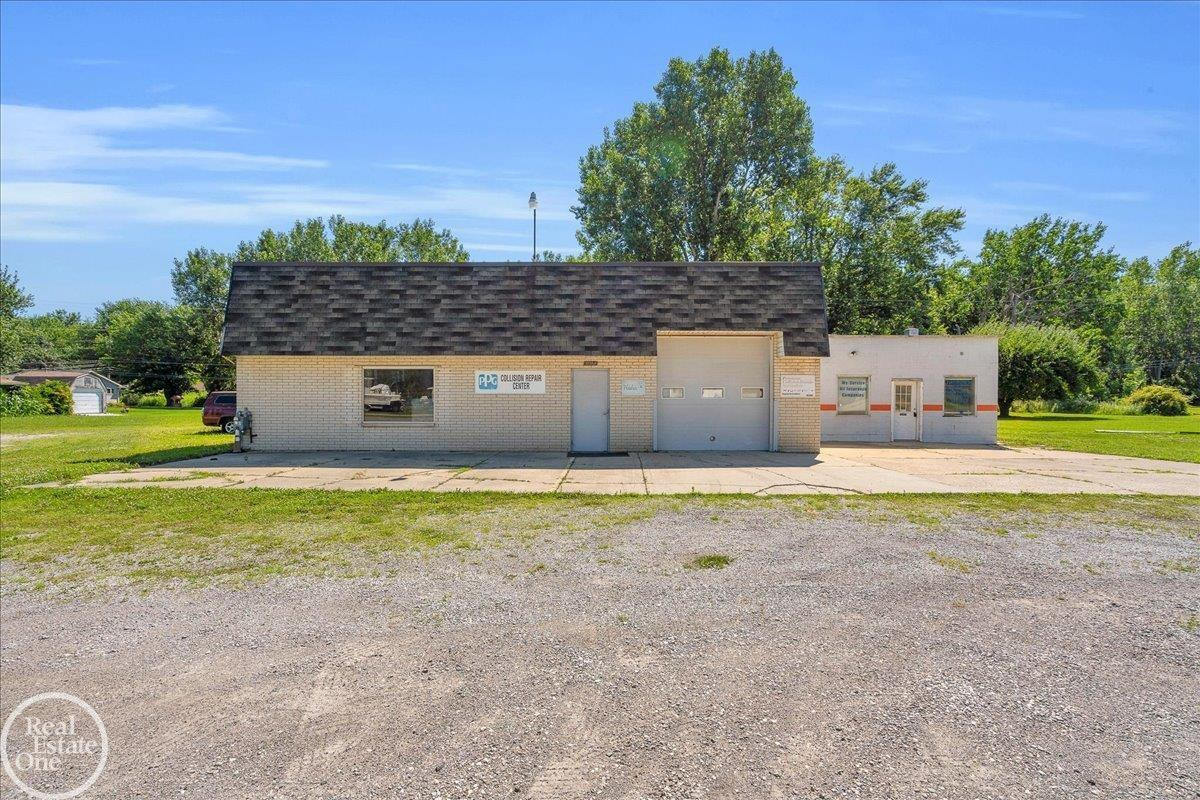 39554 Jefferson Avenue, MI — Photo 3