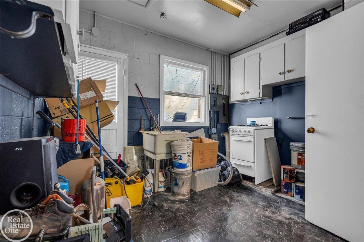 39554 Jefferson Avenue, MI — Photo 12