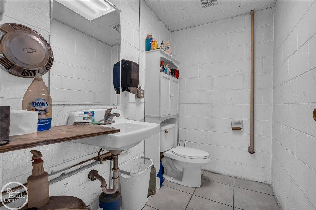 39554 Jefferson Avenue, MI — Photo 27