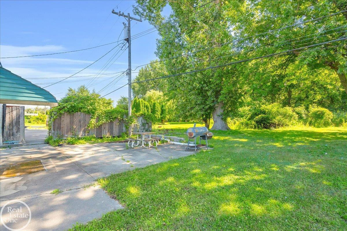 39554 Jefferson Avenue, MI — Photo 35