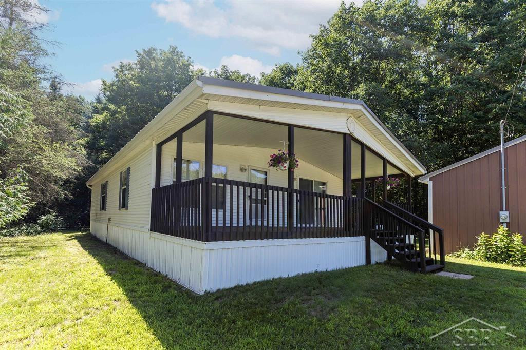 8671 E Clarabella Road, Clare, MI 48617 — Photo 2