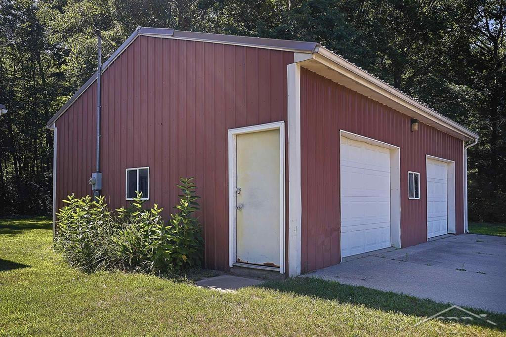 8671 E Clarabella Road, Clare, MI 48617 — Photo 24