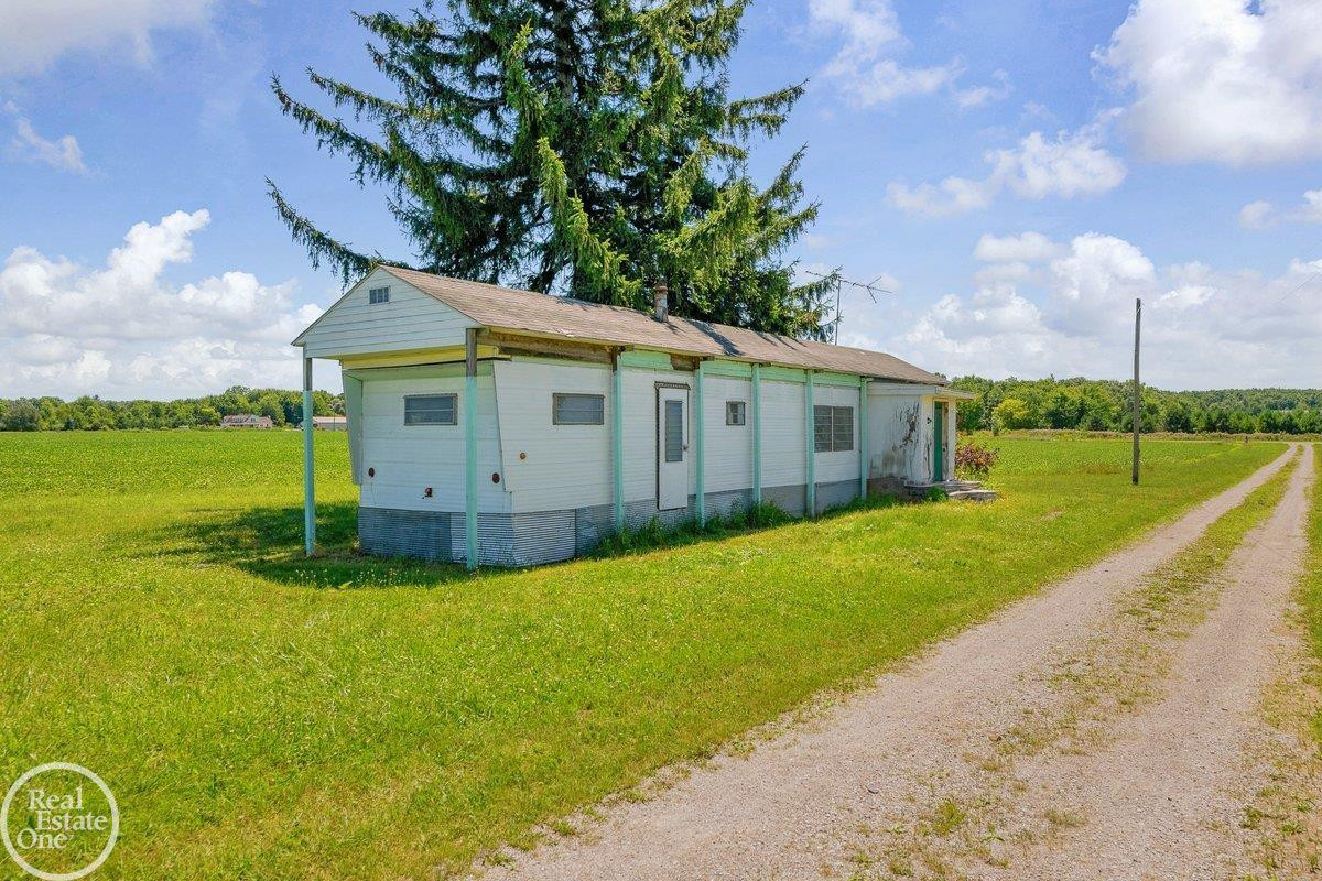 9268 Yale Road, Avoca, MI 48006 — Photo 40