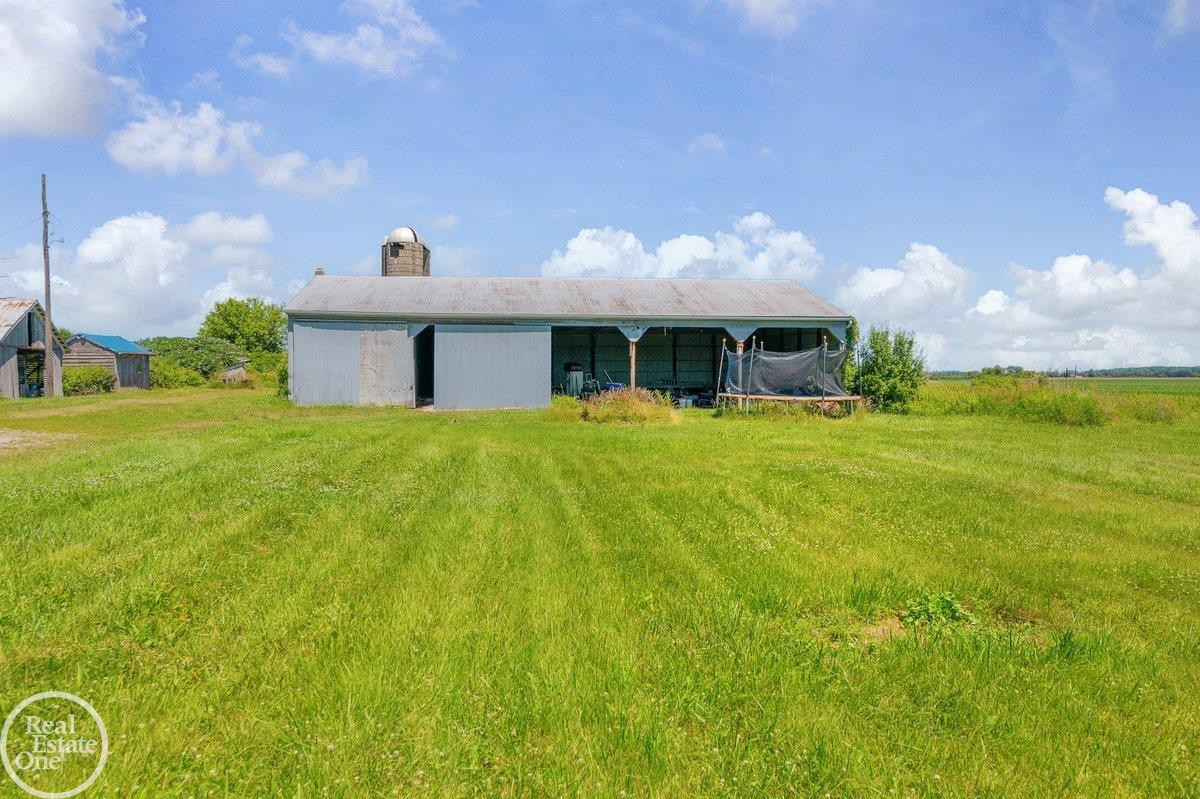 9268 Yale Road, Avoca, MI 48006 — Photo 41