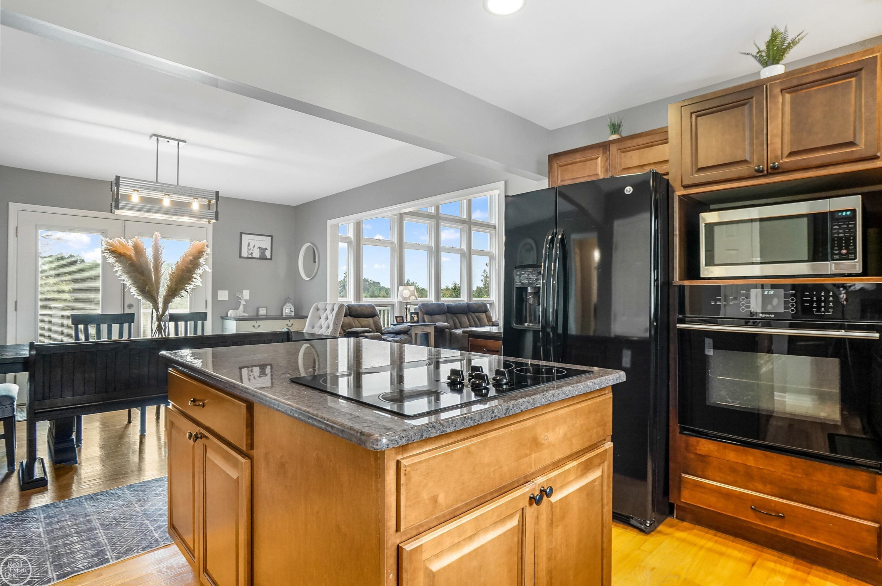 1011 N Ortonville Road, Ortonville, MI 48462 — Photo 10