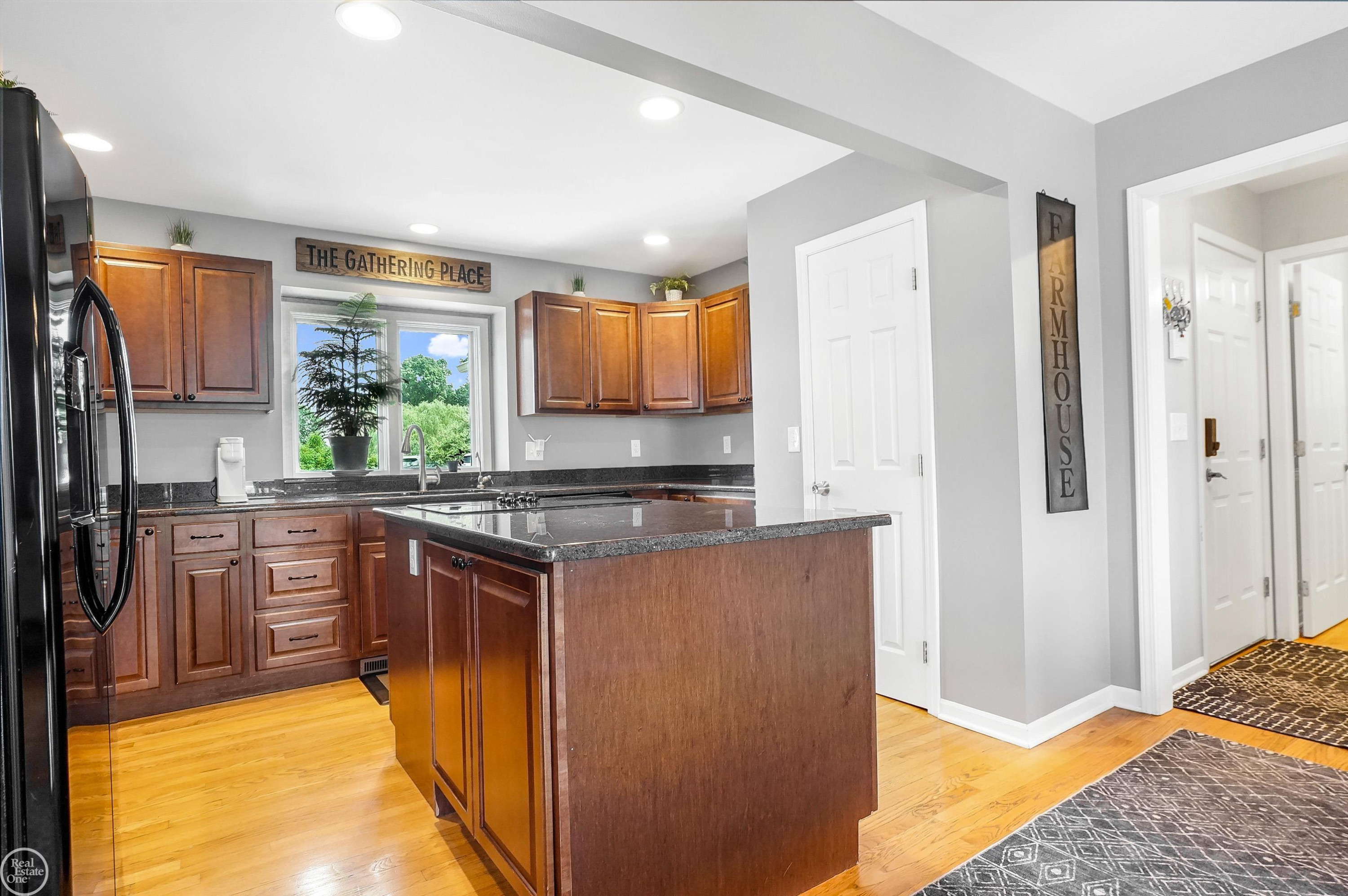 1011 N Ortonville Road, Ortonville, MI 48462 — Photo 11