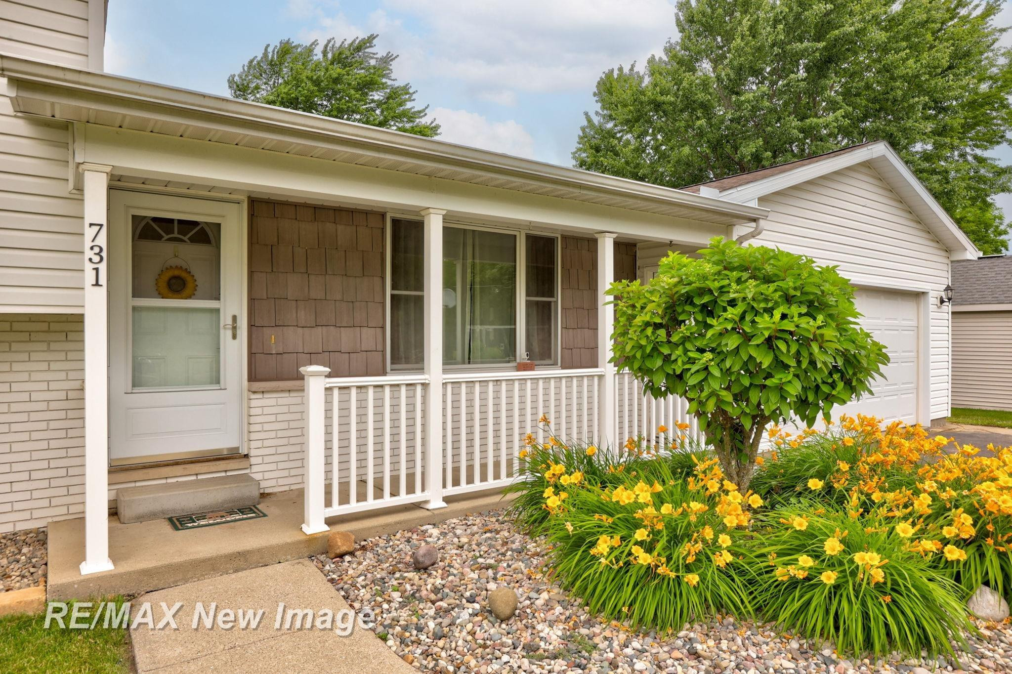 731 S Adams Street, Saginaw, MI 48604 — Photo 2