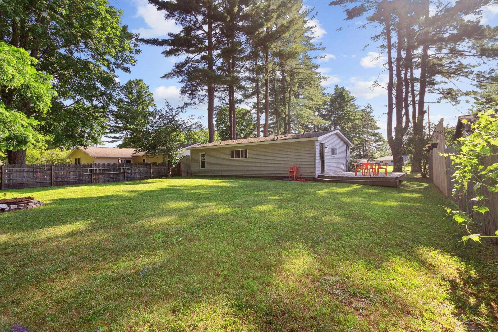 3611 N Sadler Drive, Sanford, MI 48657 — Photo 24