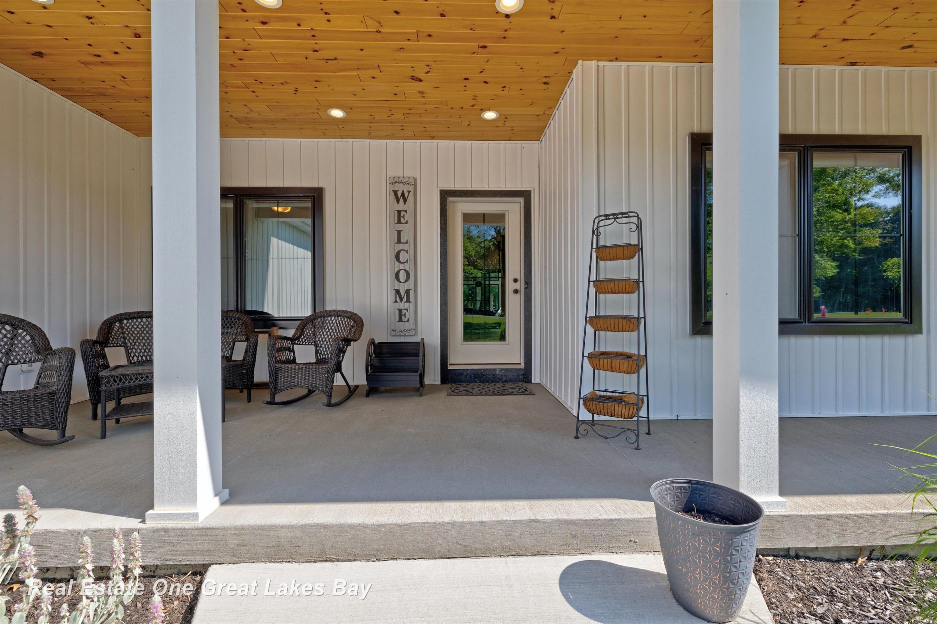 12146 Lakefield Road, Saint Charles, MI 48655 — Photo 2