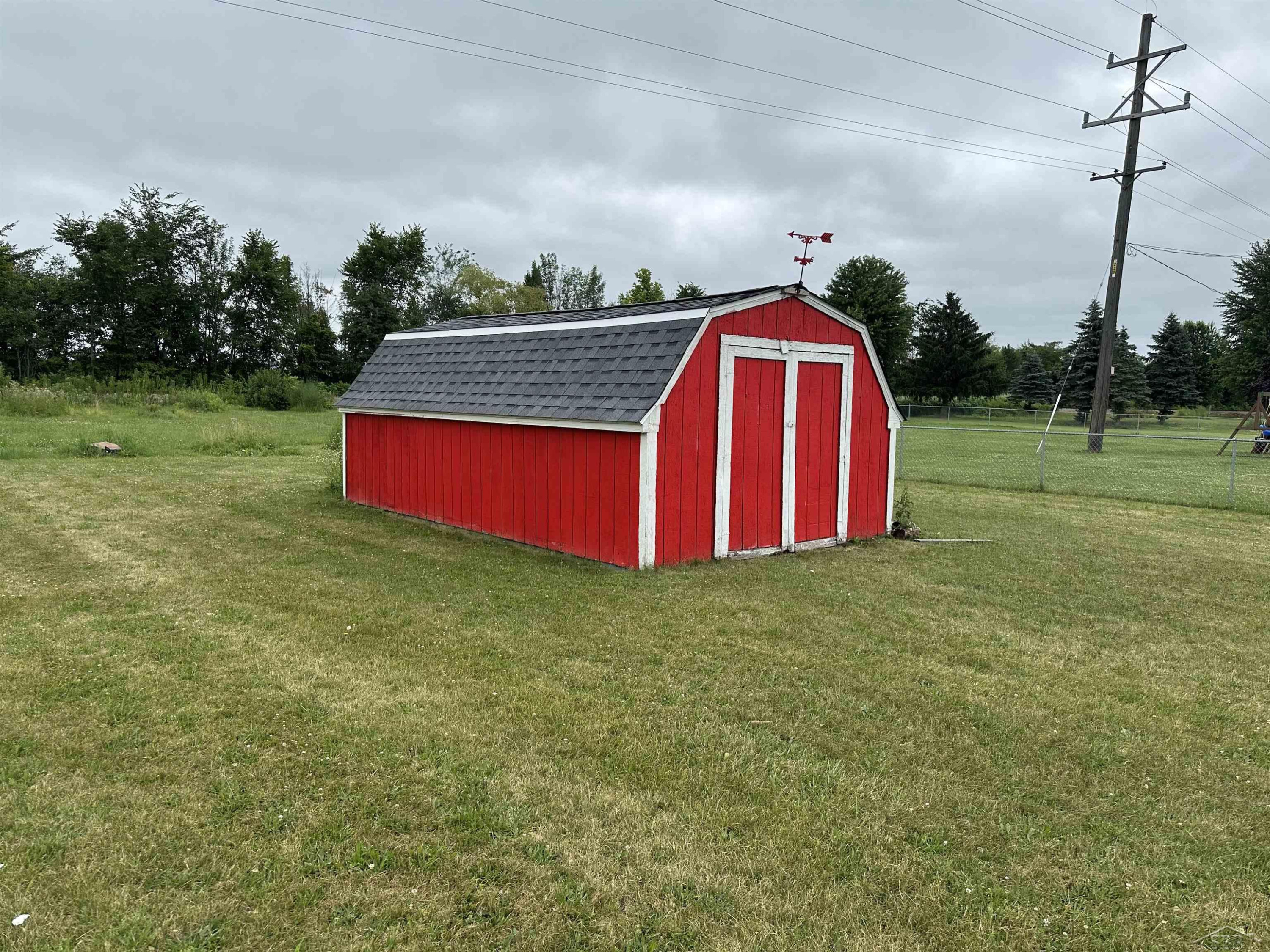 20188 Gratiot Road, Merrill, MI 48637 — Photo 9