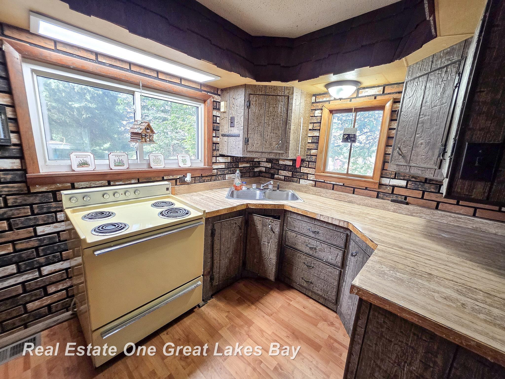 27 N Grout Road, Gladwin, MI 48624 — Photo 10