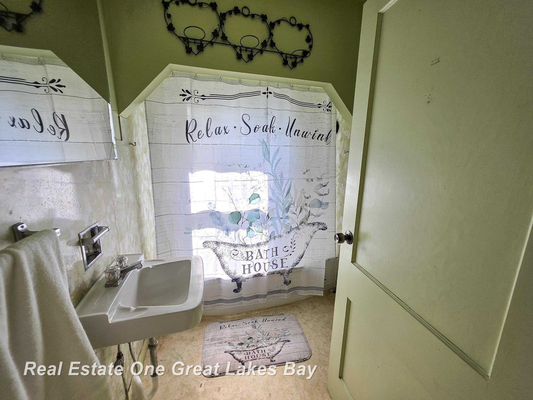 27 N Grout Road, Gladwin, MI 48624 — Photo 17