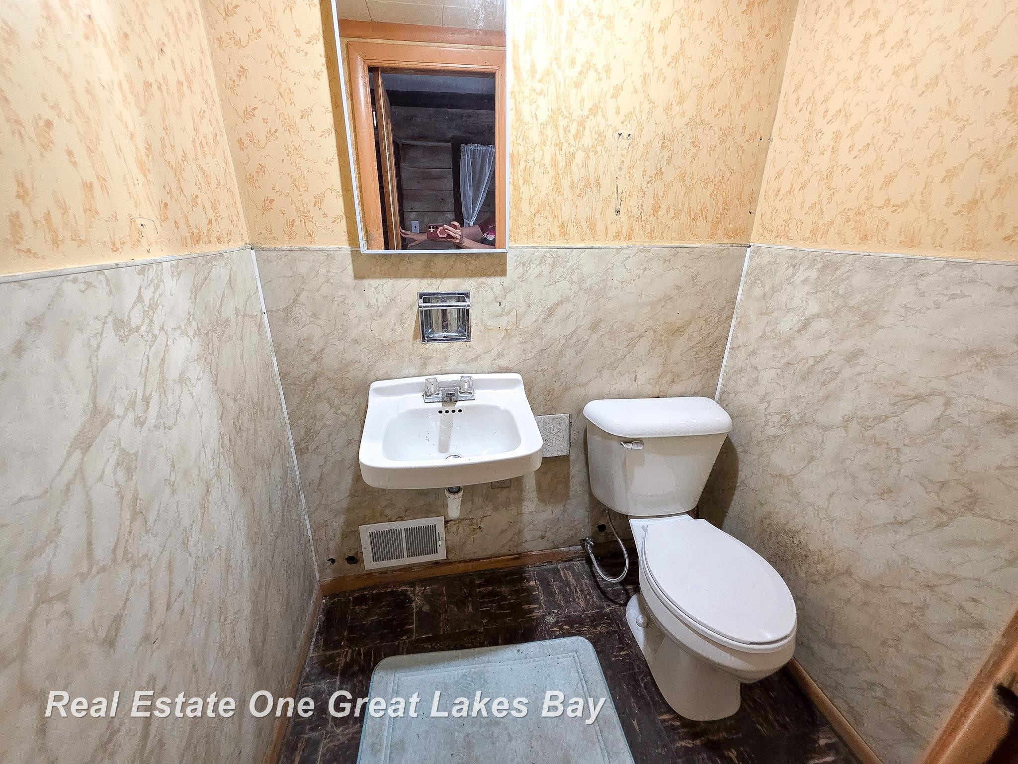 27 N Grout Road, Gladwin, MI 48624 — Photo 28