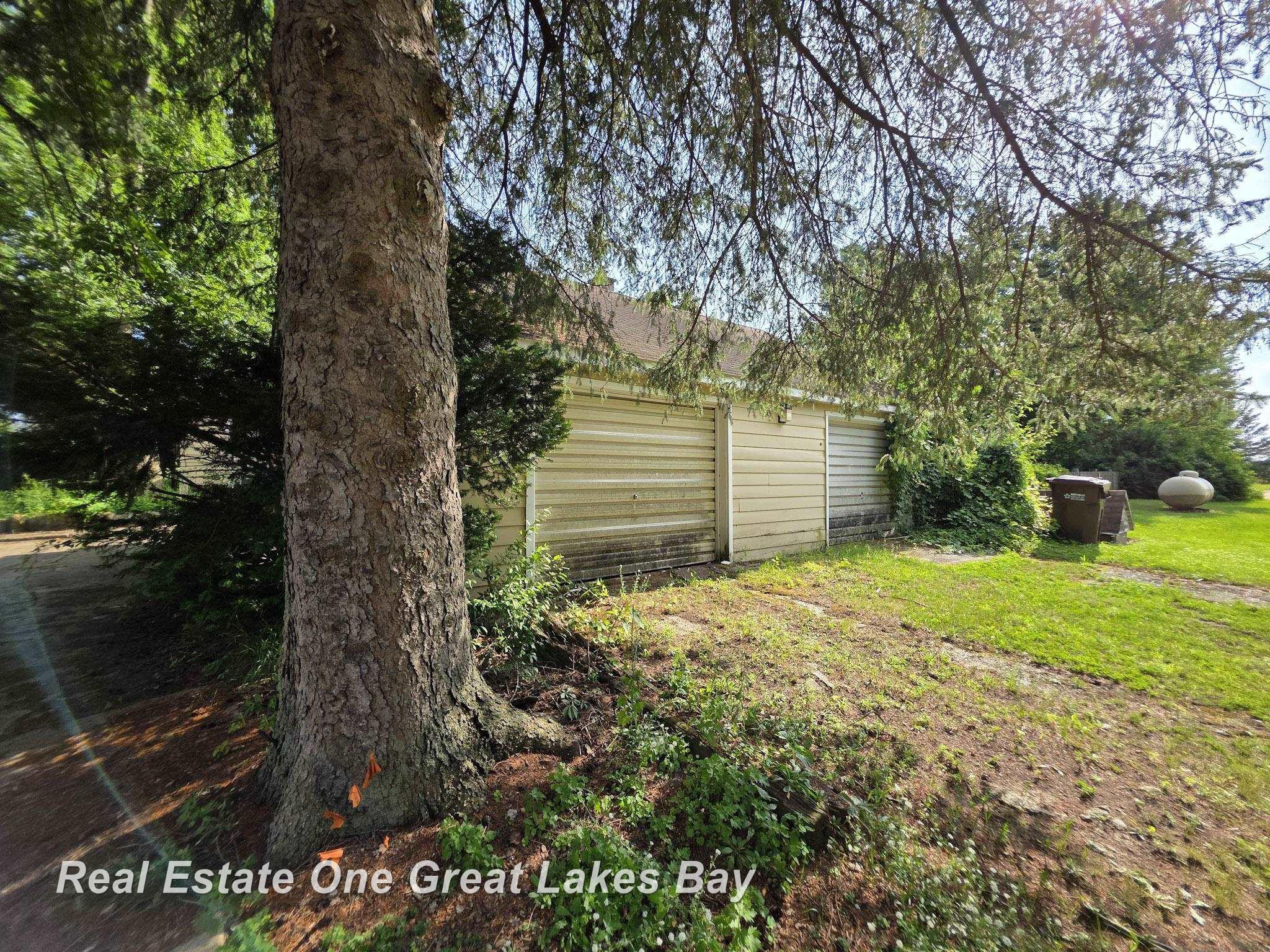 27 N Grout Road, Gladwin, MI 48624 — Photo 57