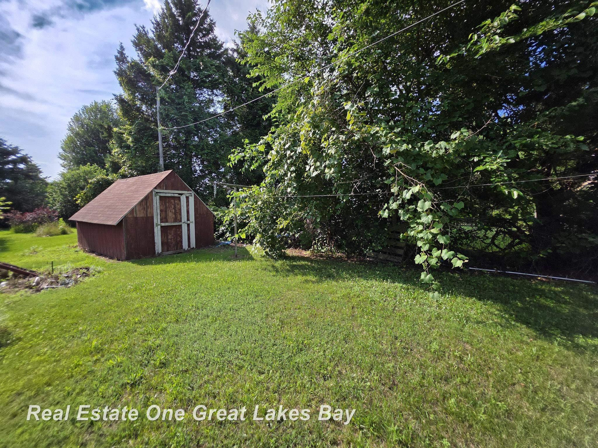 27 N Grout Road, Gladwin, MI 48624 — Photo 72