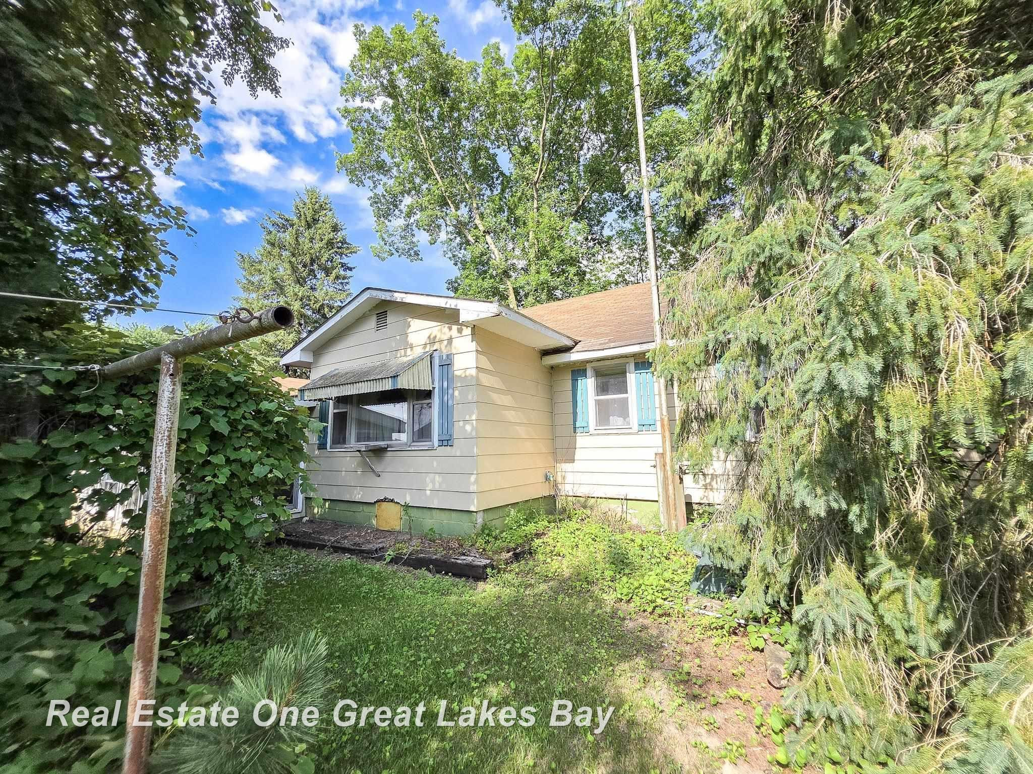 27 N Grout Road, Gladwin, MI 48624 — Photo 73