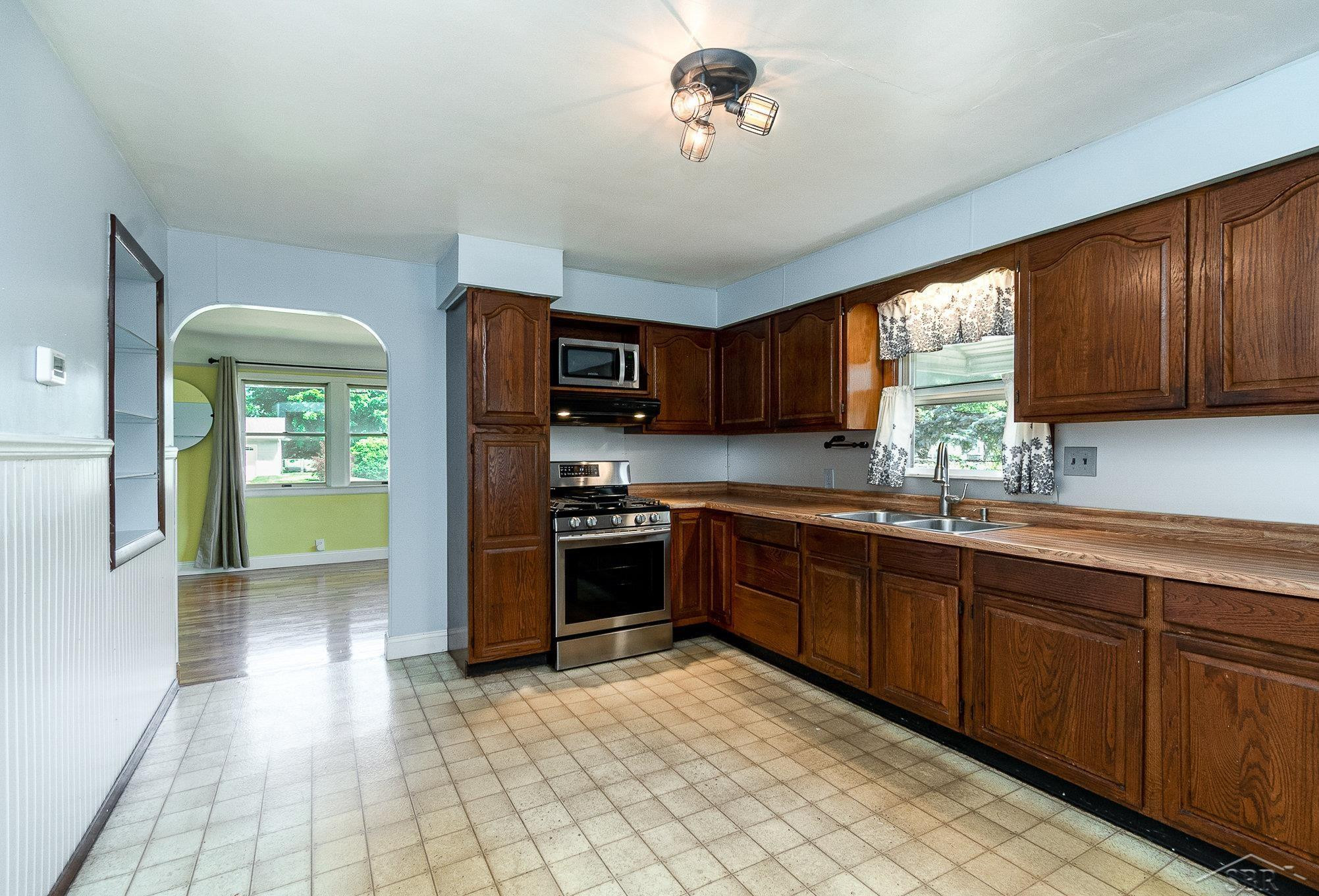 5161 Sherman Road, Zilwaukee, MI 48604 — Photo 6
