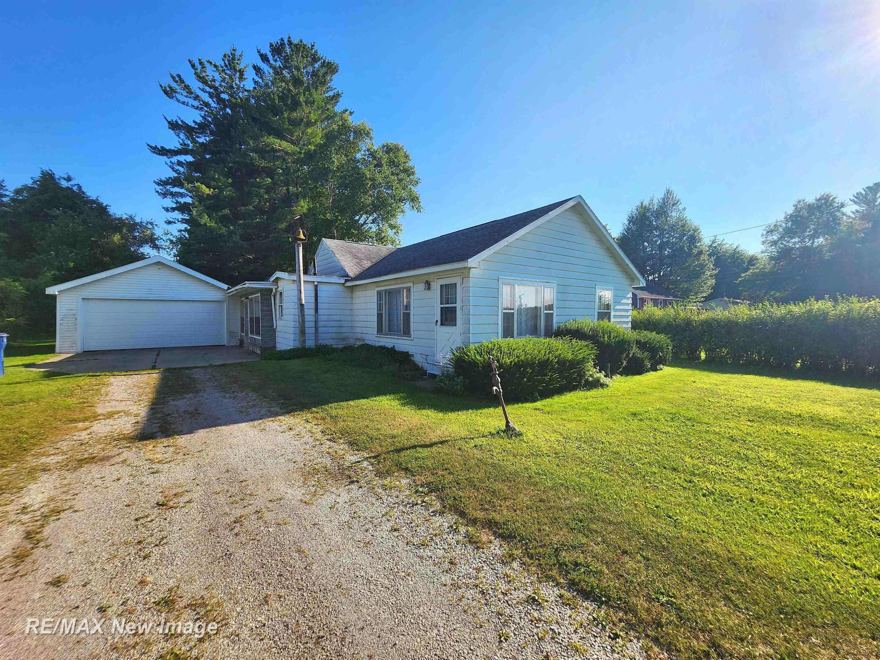 12055 Swan Creek Road, Saginaw, MI 48609 — front exterior