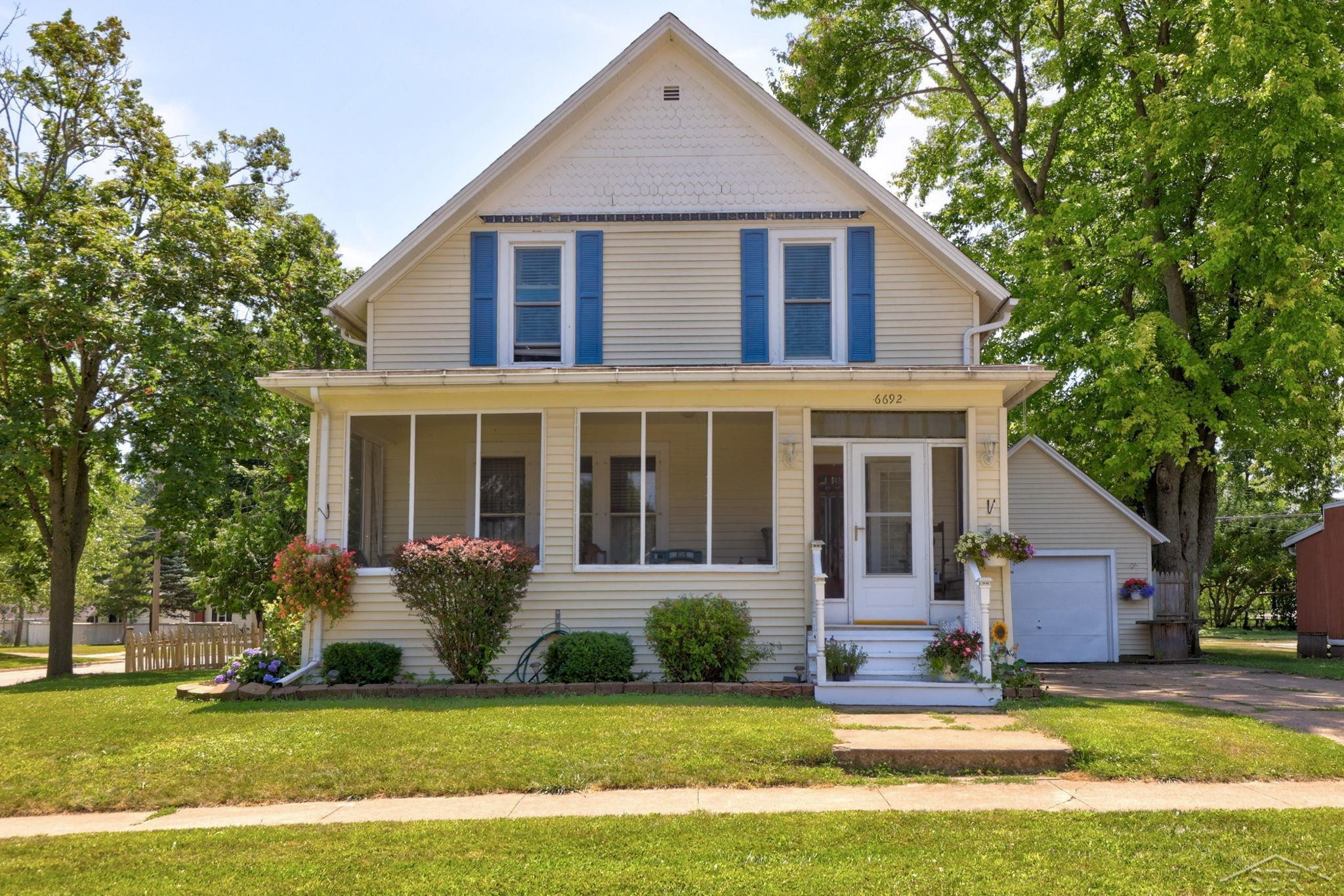 6692 Houghton Street, Cass City, MI 48726 — front exterior