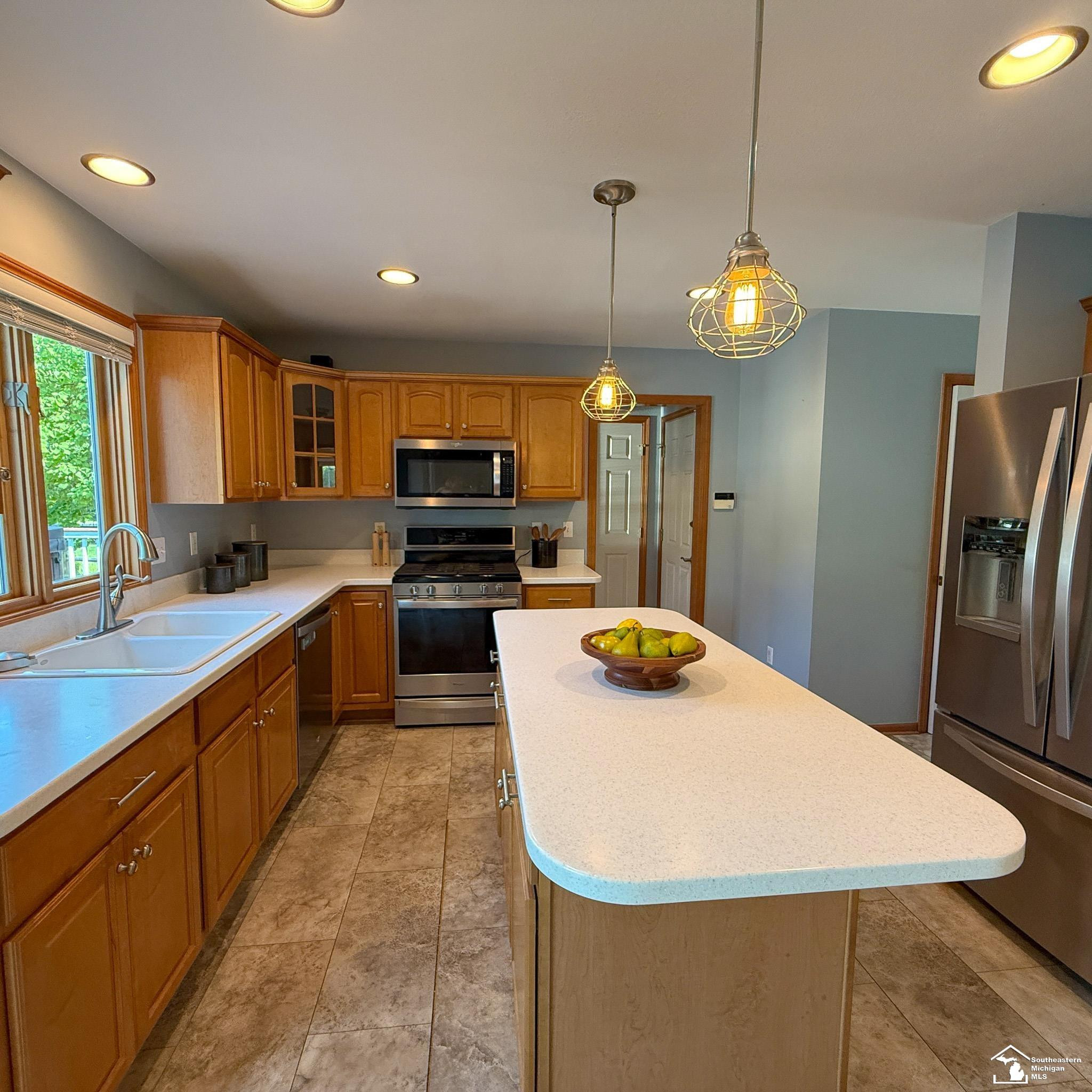 8325 Waterford Drive, Lambertville, MI 48144 — Photo 14