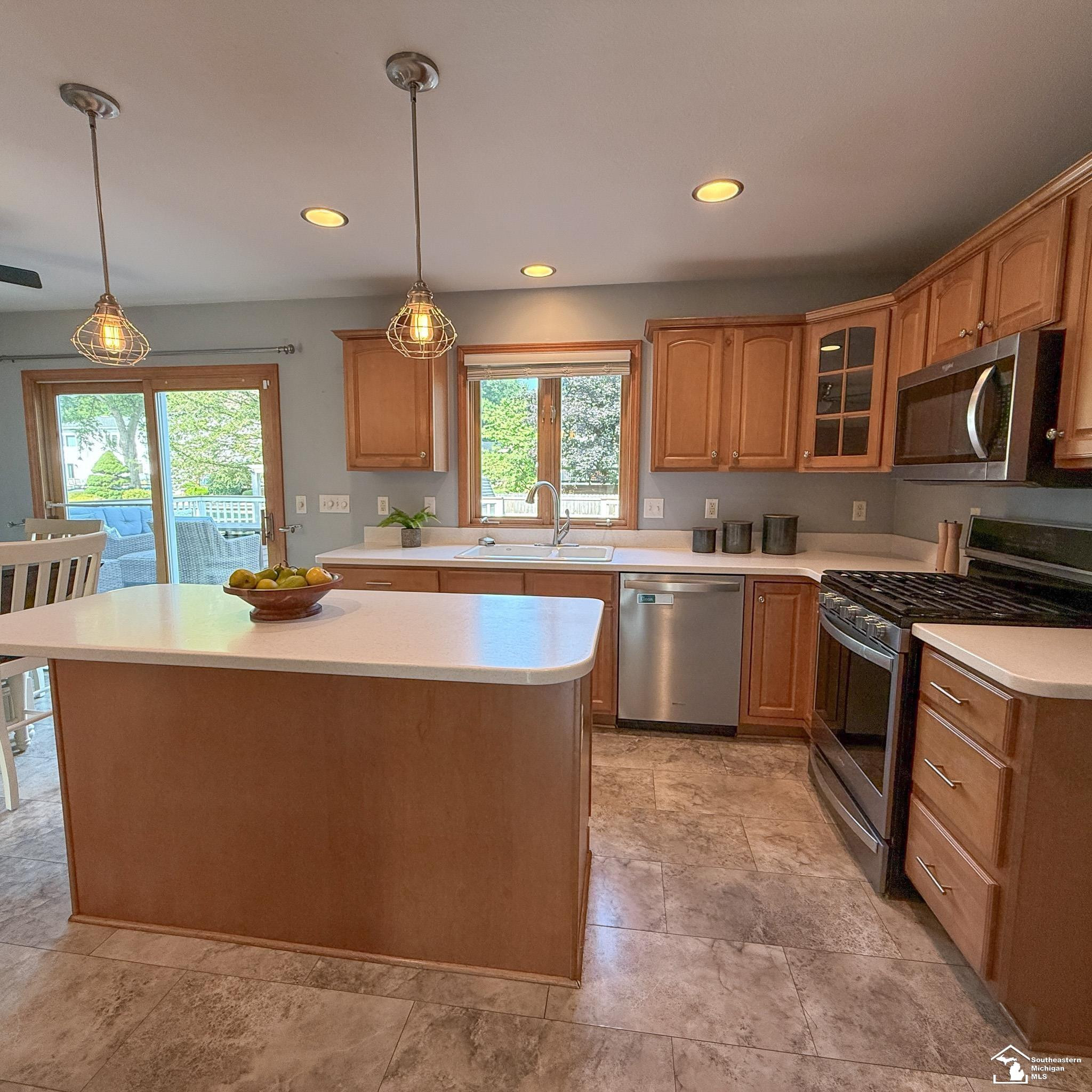 8325 Waterford Drive, Lambertville, MI 48144 — Photo 19