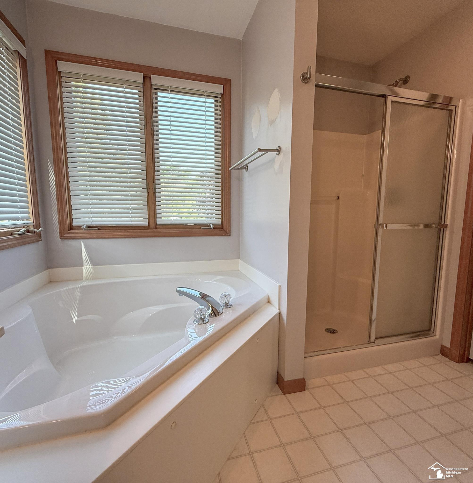 8325 Waterford Drive, Lambertville, MI 48144 — Photo 26
