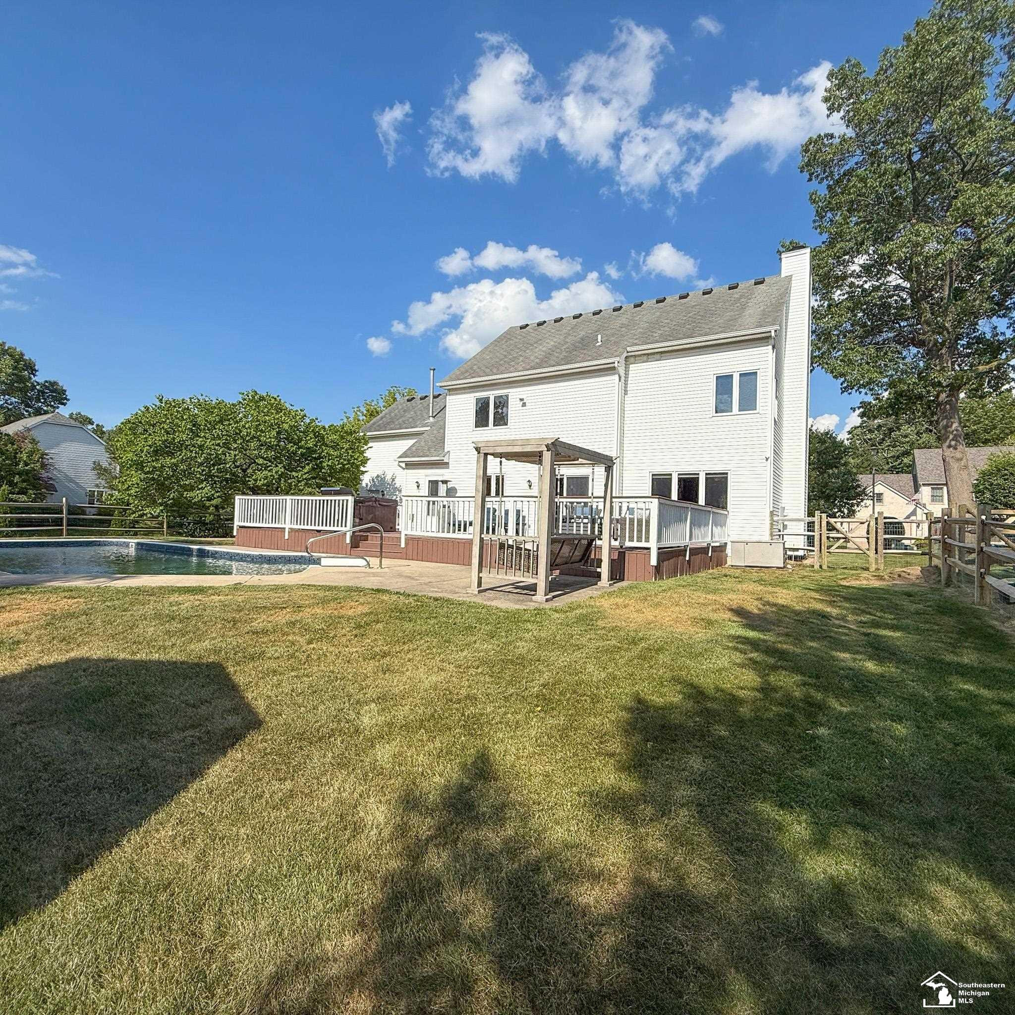 8325 Waterford Drive, Lambertville, MI 48144 — Photo 46
