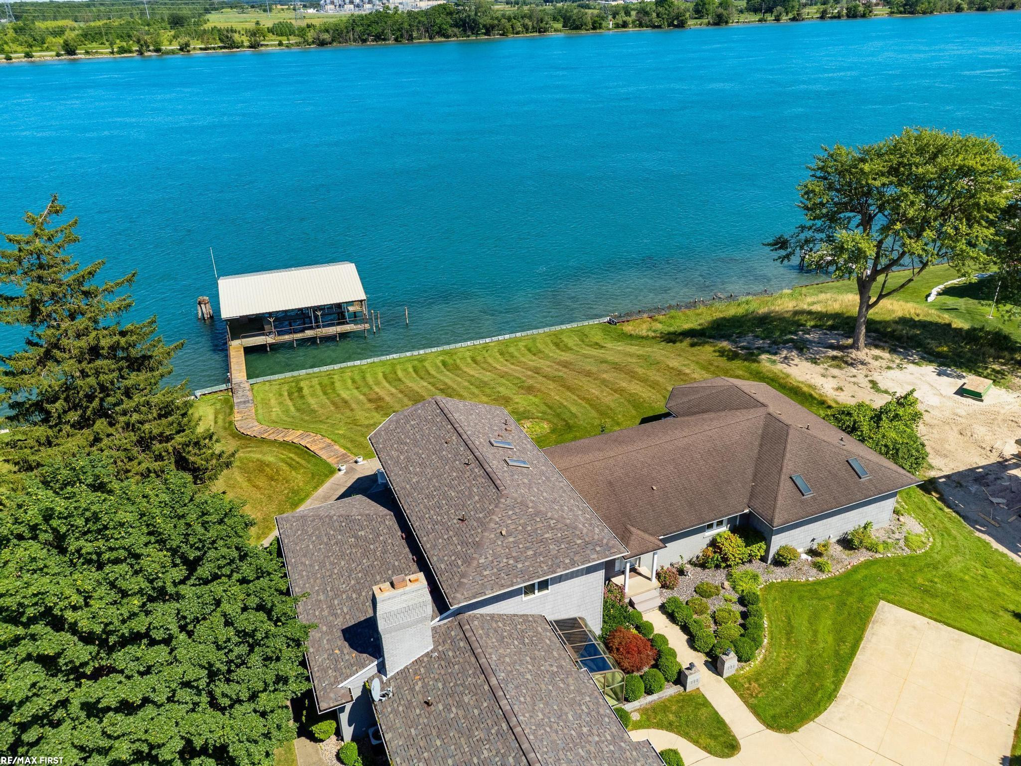 4565 Chamberlain Drive, MI — Photo 4