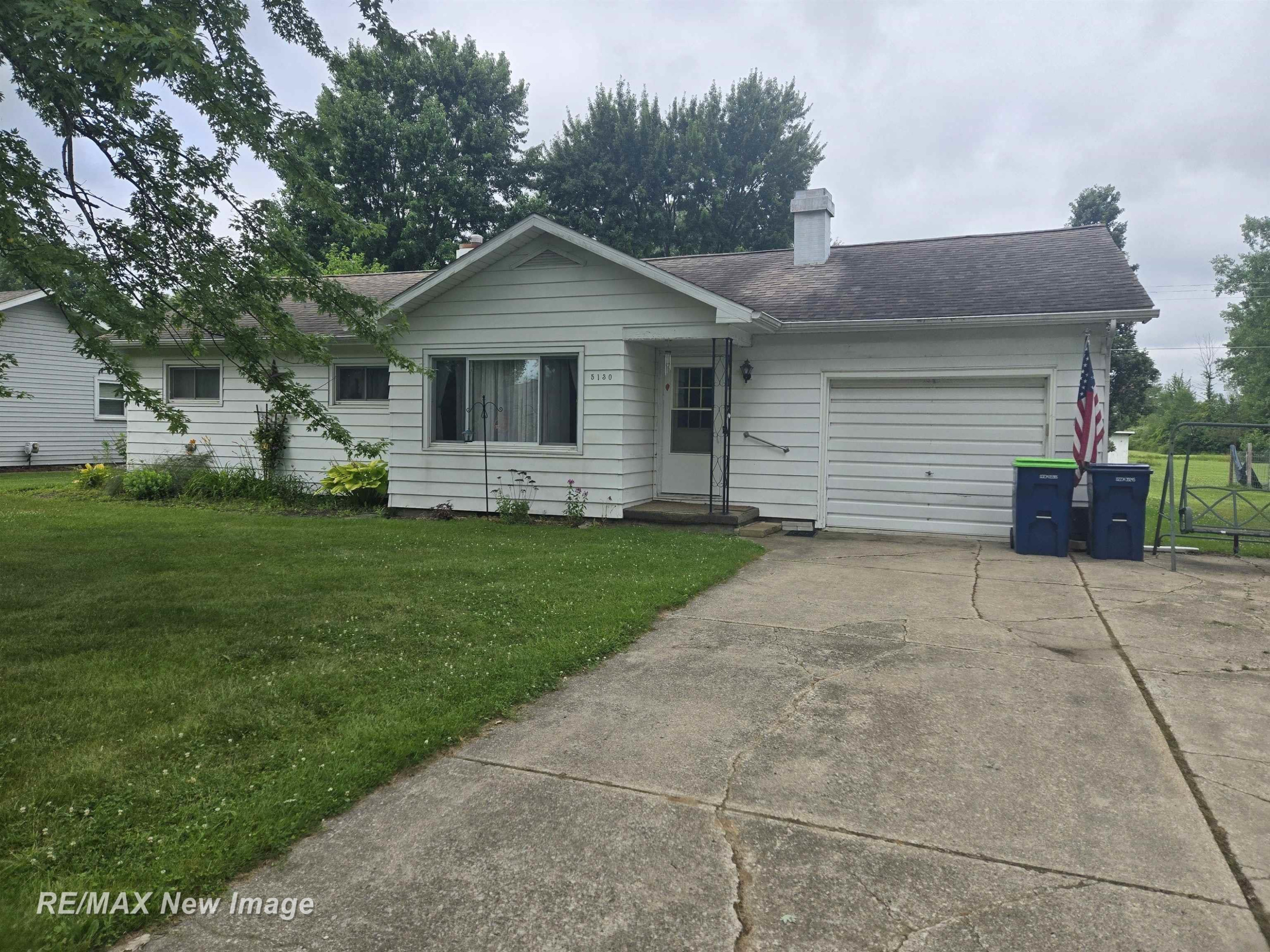 5130 Youngstown Place, Saginaw, MI 48601 — front exterior