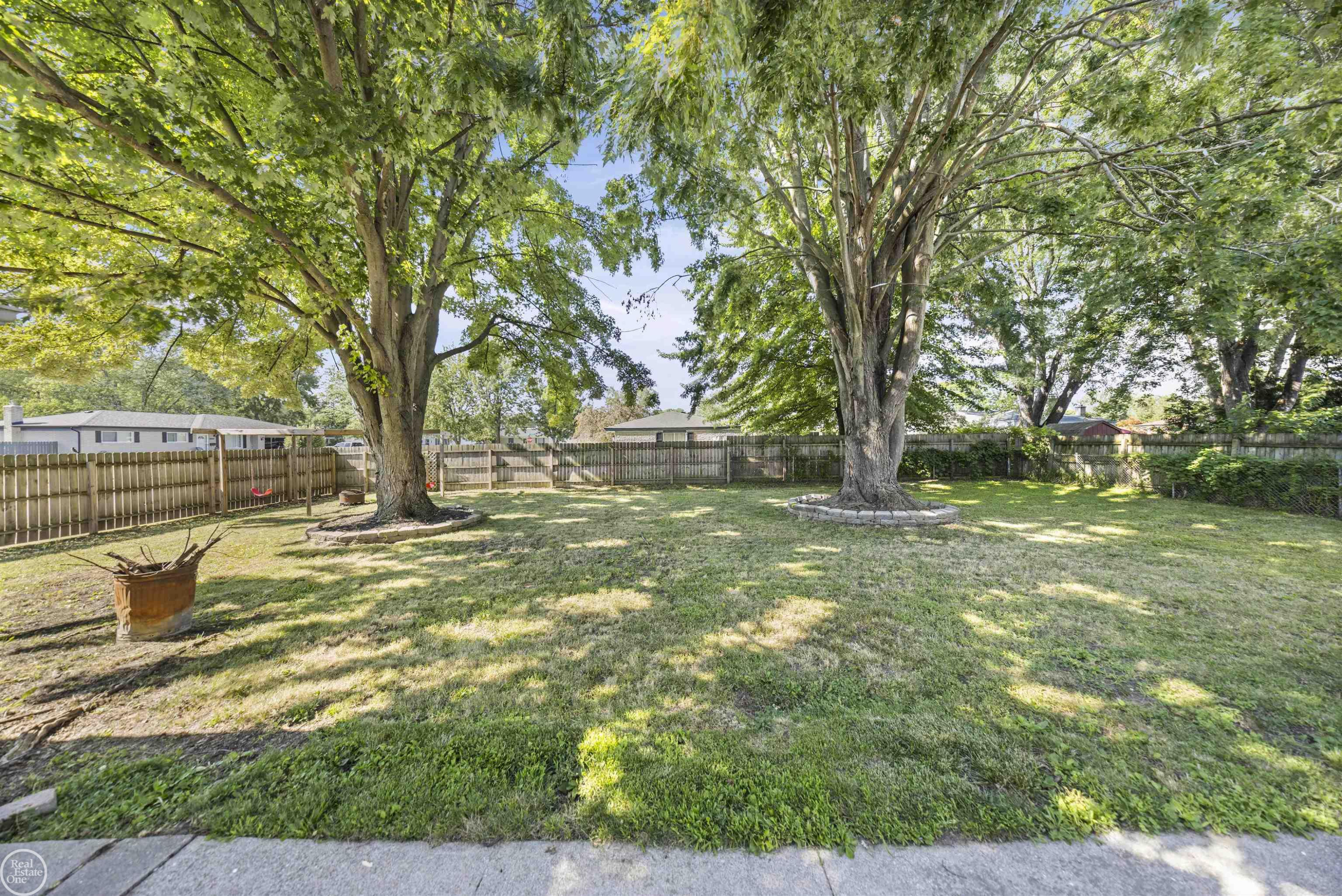 50196 Stonecrest Court, Chesterfield, MI 48047 — Photo 8