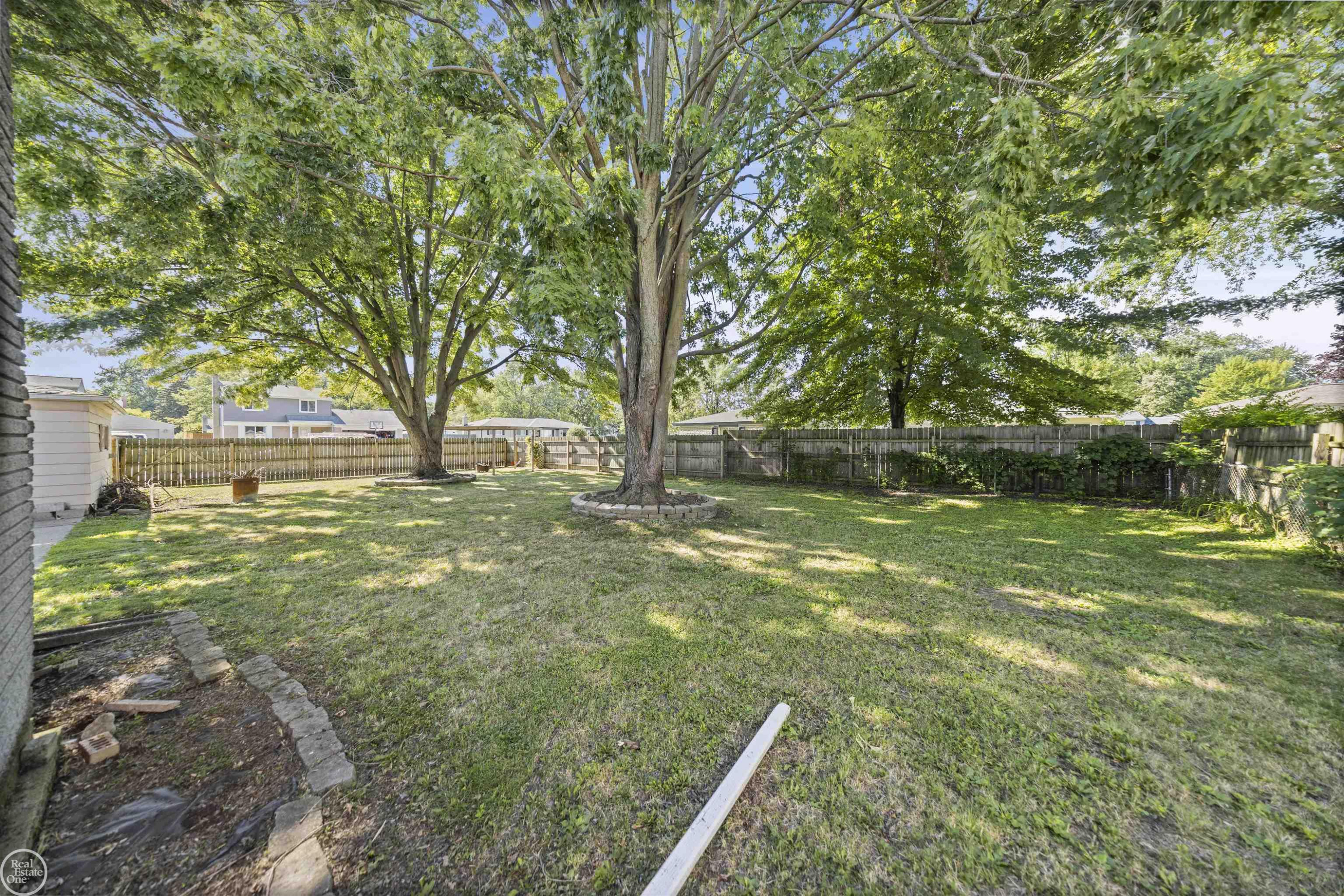 50196 Stonecrest Court, Chesterfield, MI 48047 — Photo 9
