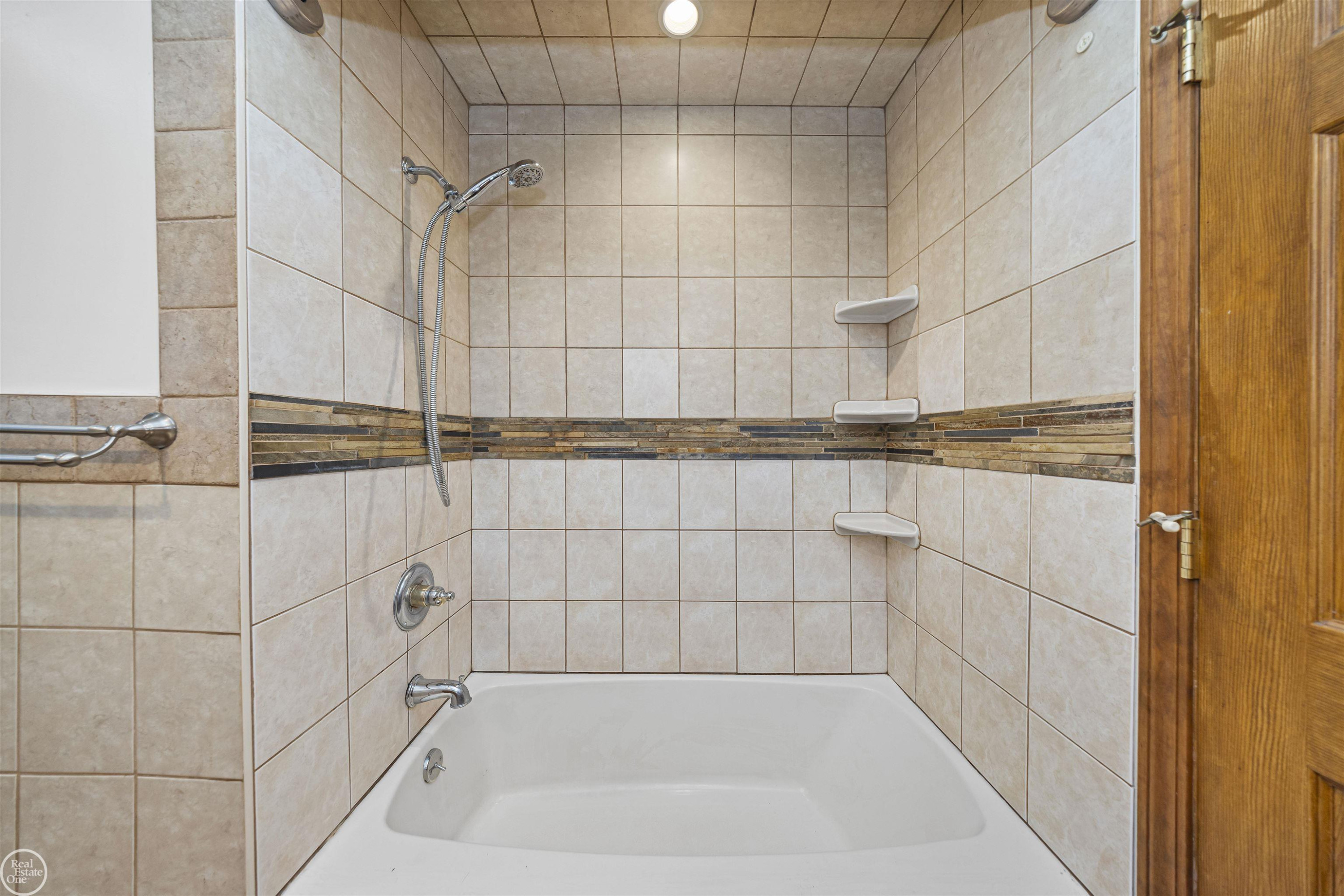 50196 Stonecrest Court, Chesterfield, MI 48047 — Photo 32