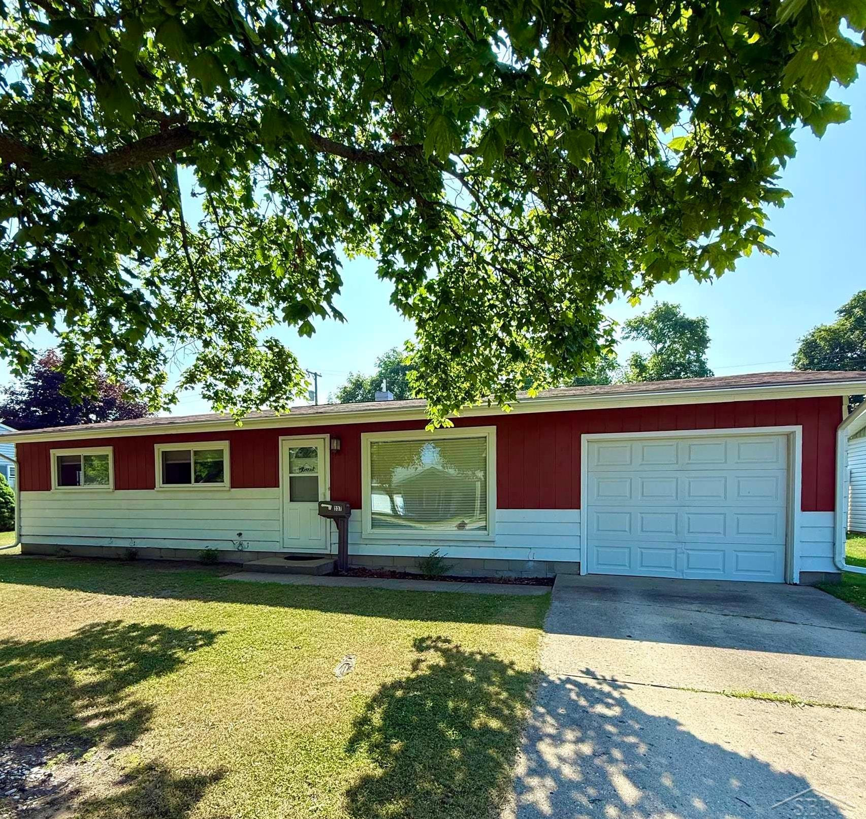 337 Tenth Street, Sebewaing, MI 48759 — front exterior